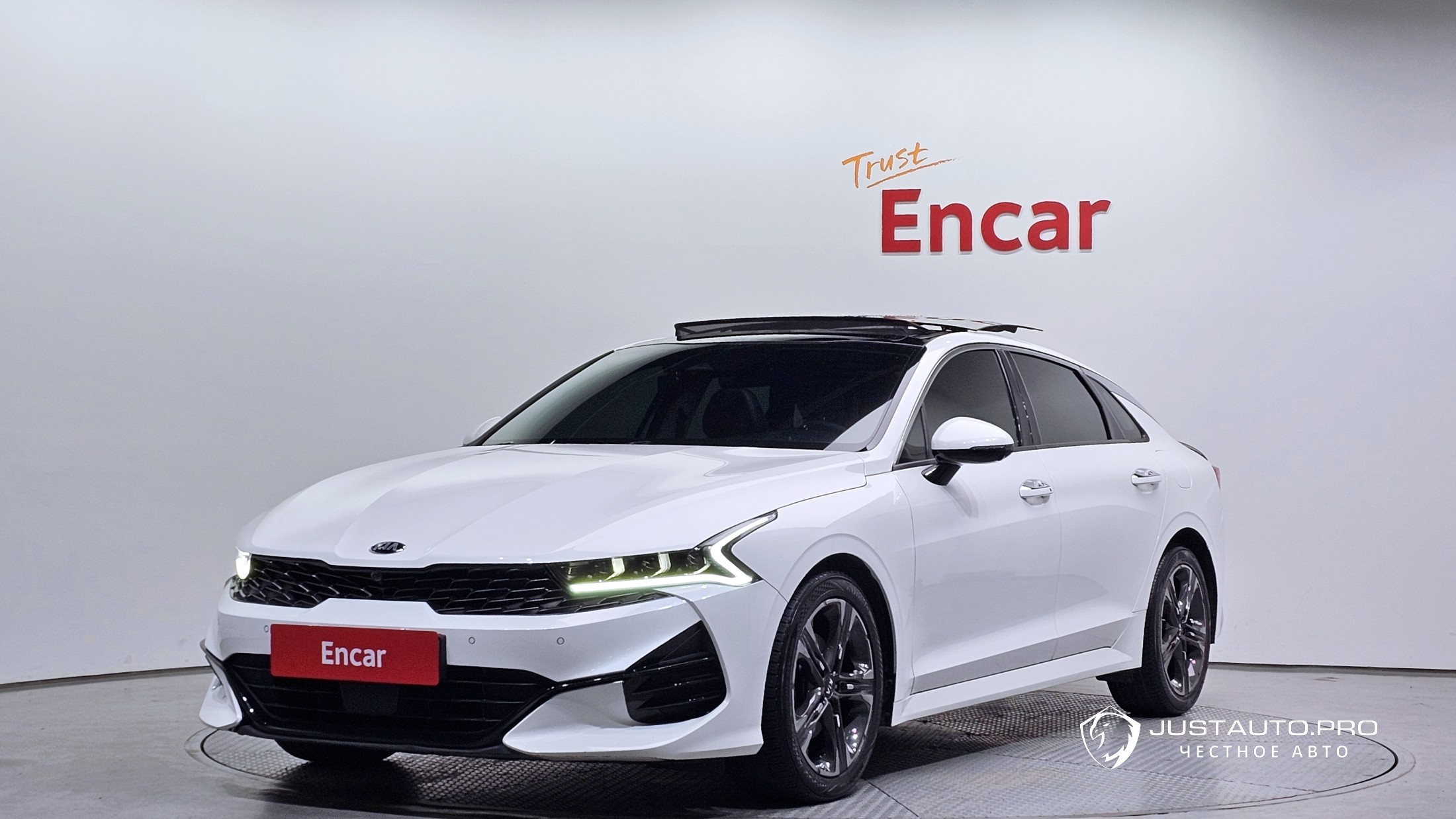 Автомобиль Kia K5