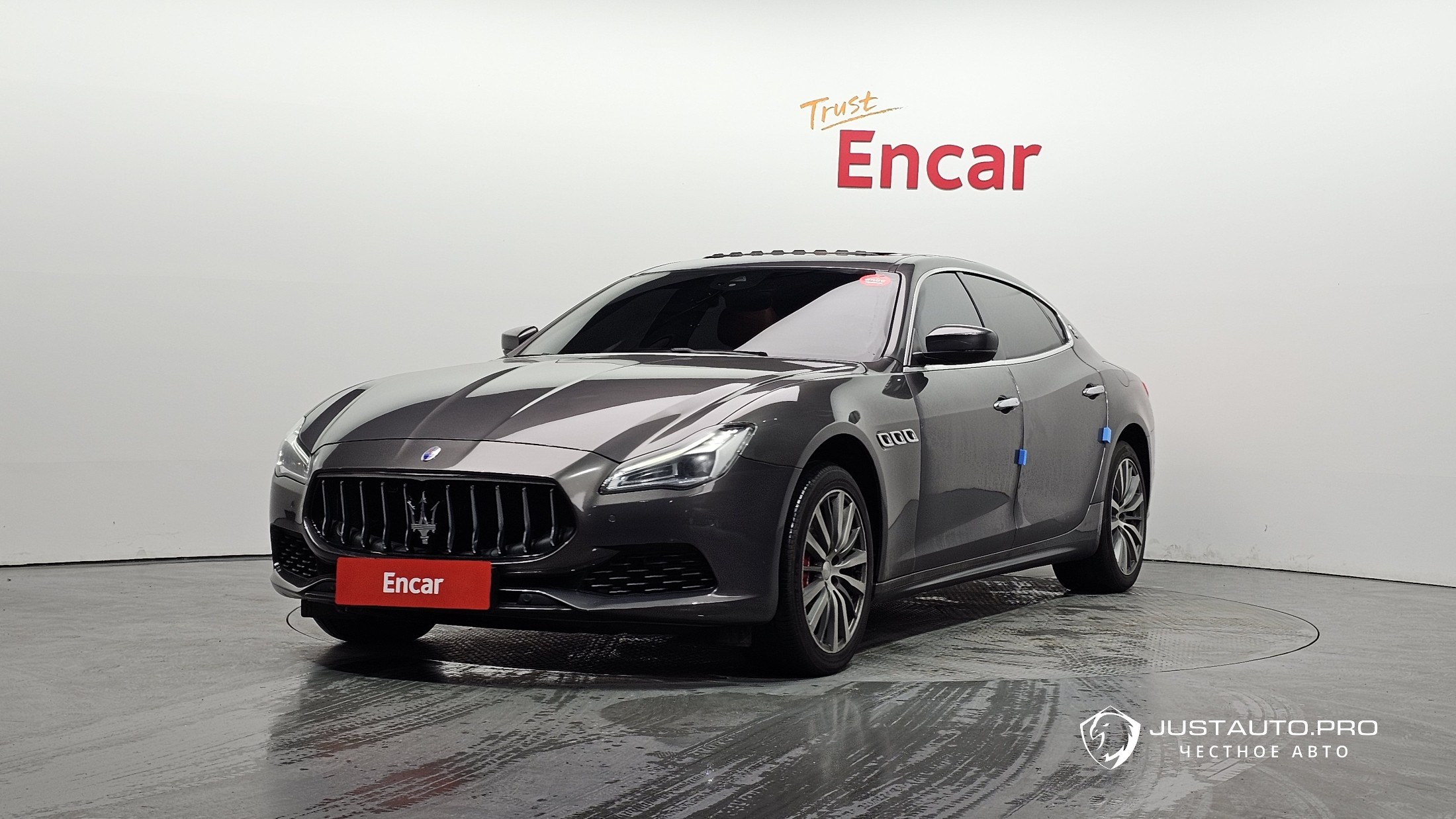 Автомобиль Maserati Quattroporte