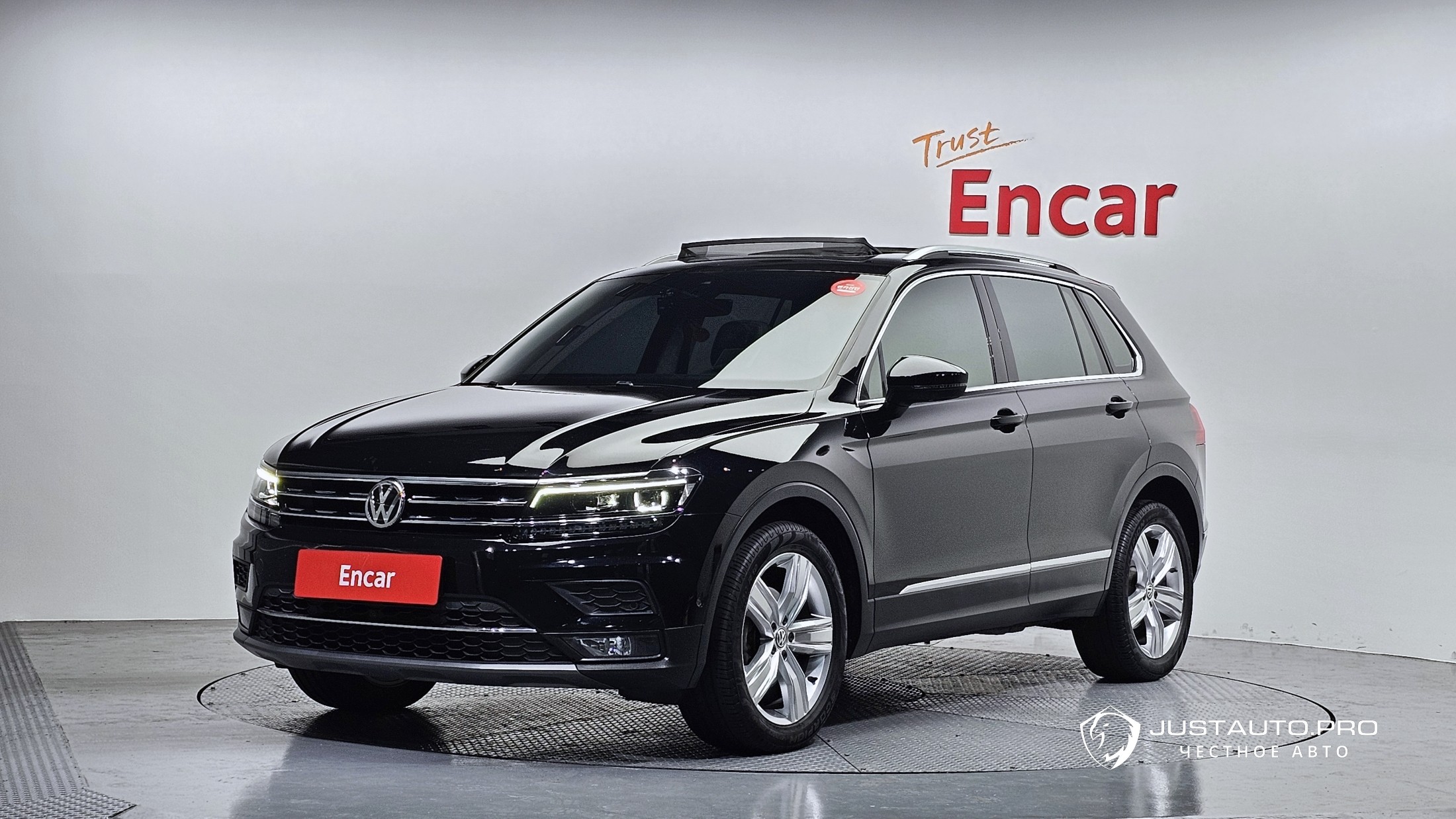 Автомобиль Volkswagen Tiguan