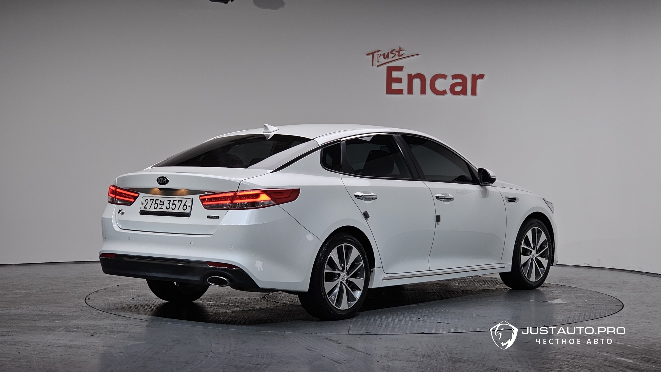 Автомобиль Kia K5