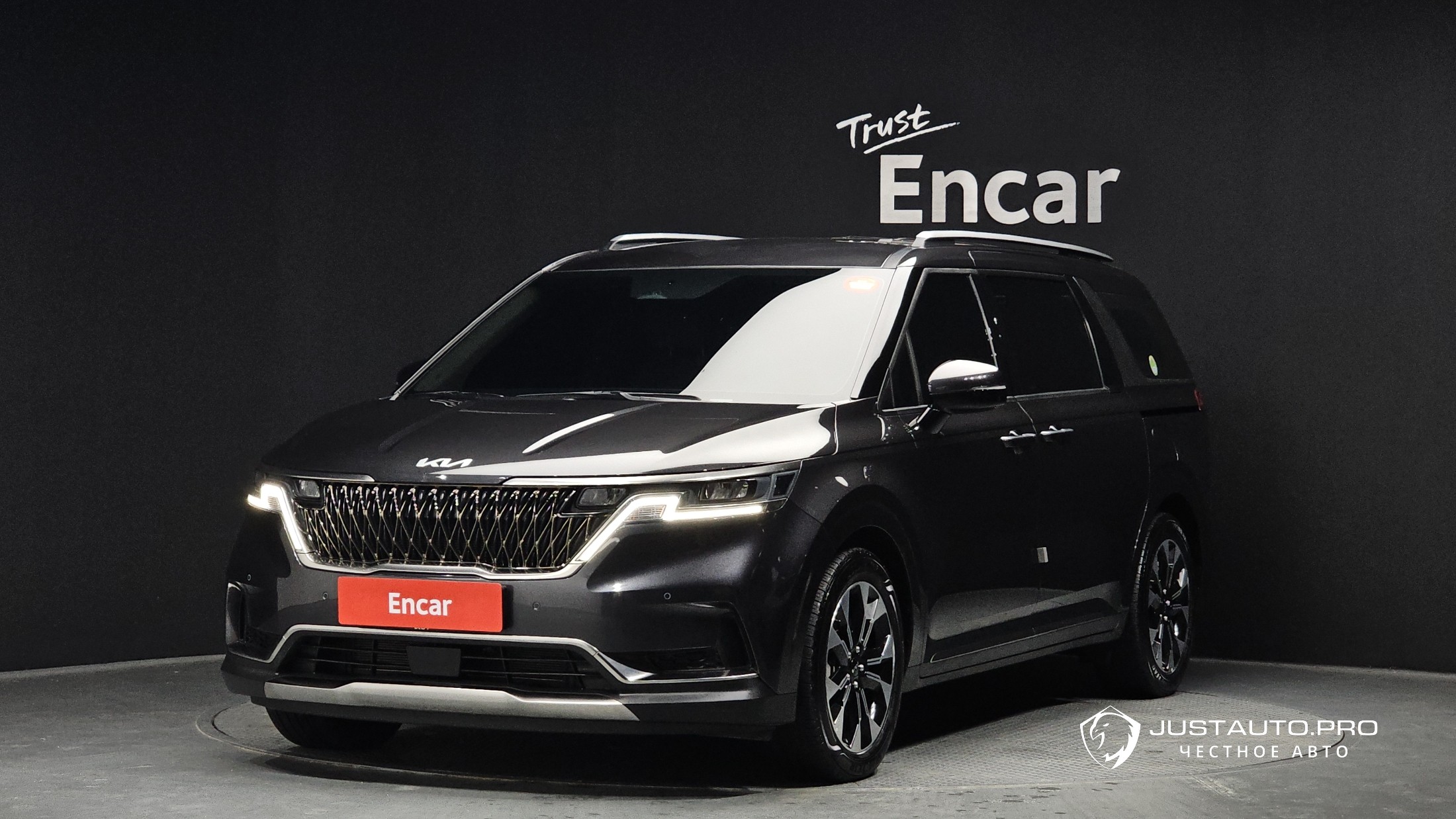 Автомобиль Kia Canival