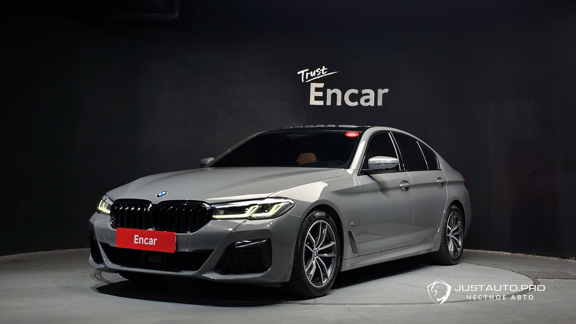 Автомобиль BMW 5-Series