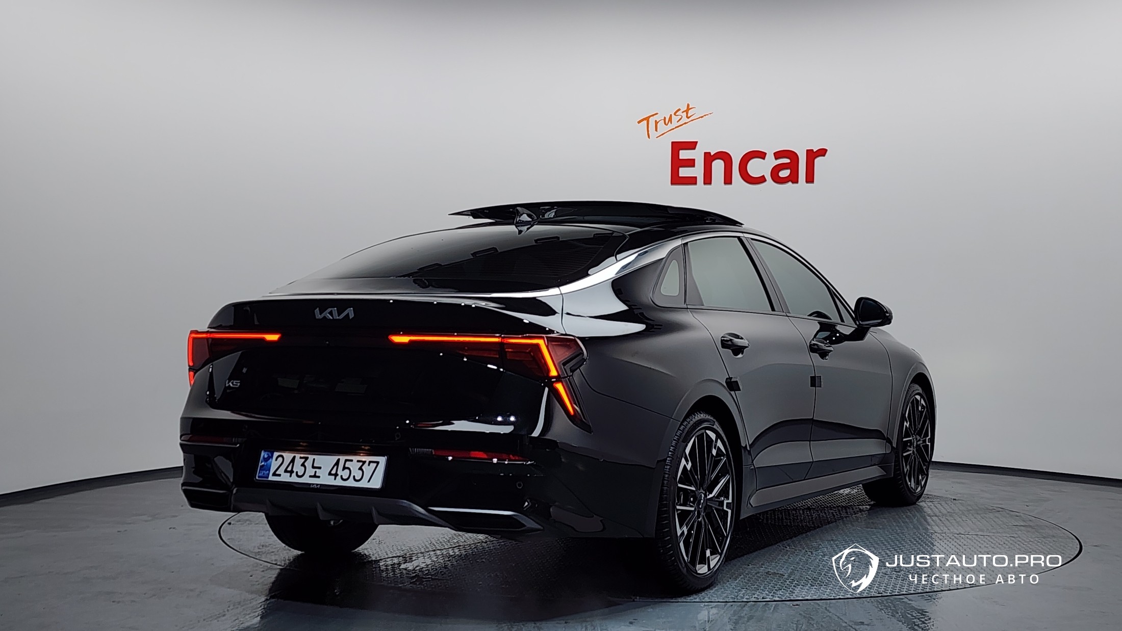 Автомобиль Kia K5