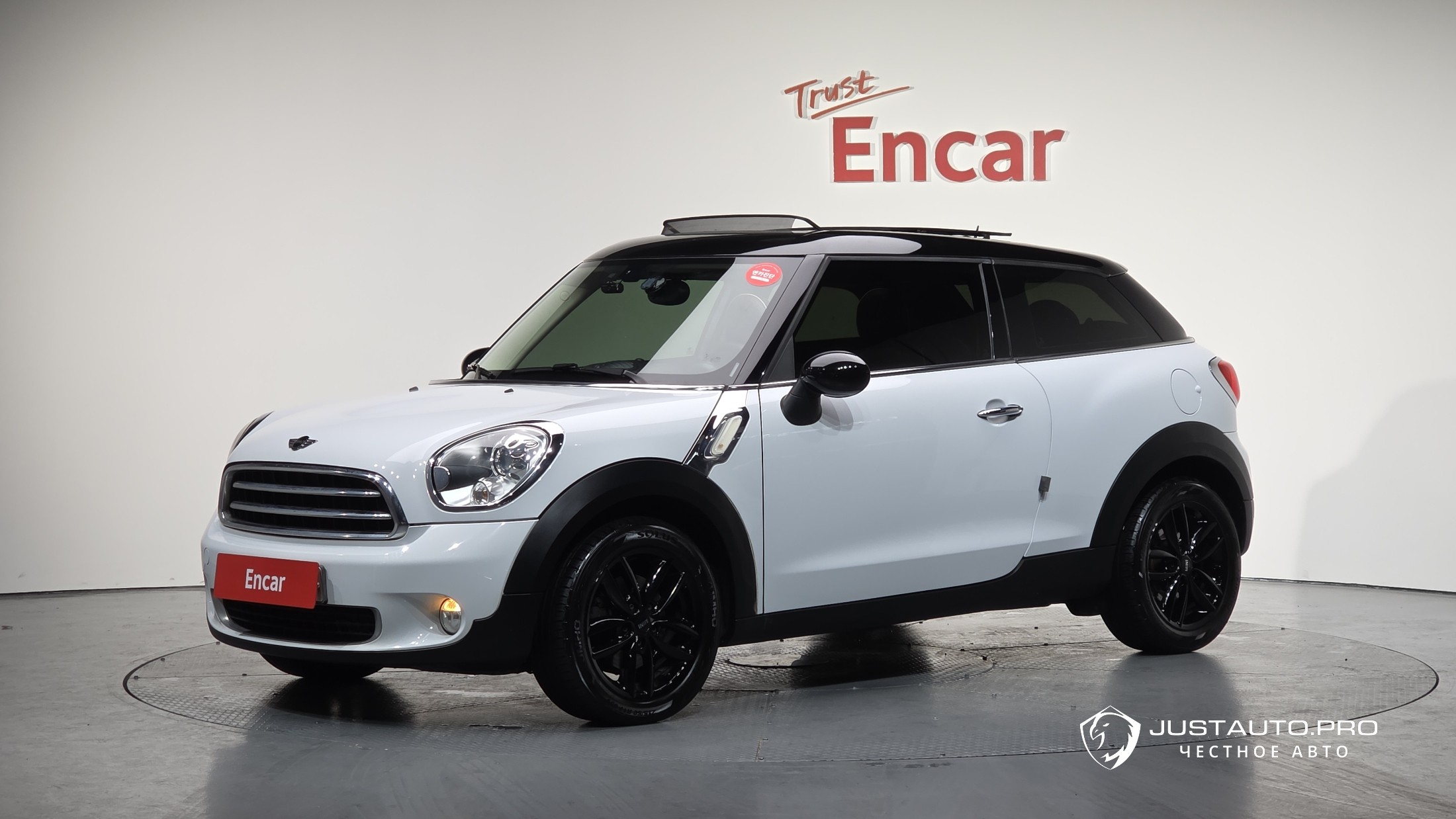 Автомобиль Mini Paceman