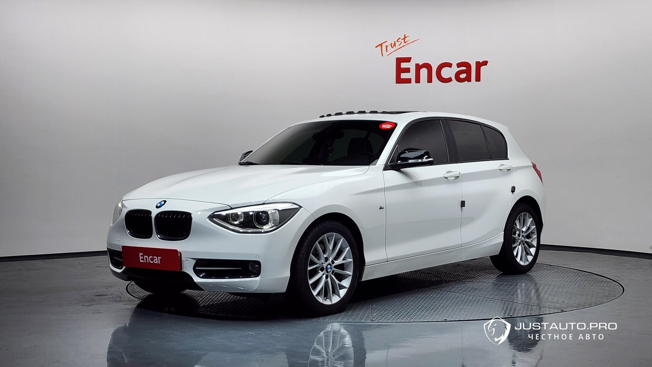 Автомобиль BMW 1-Series