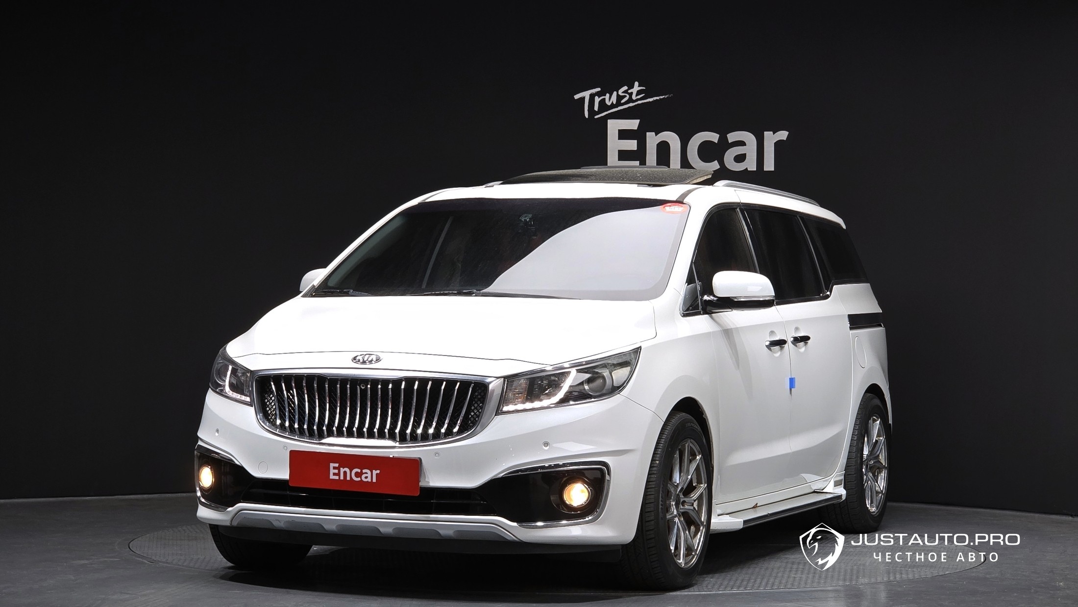 Автомобиль Kia Canival