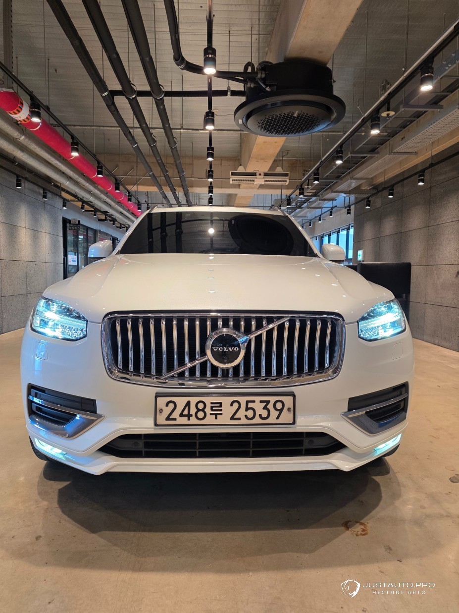 Автомобиль Volvo XC90