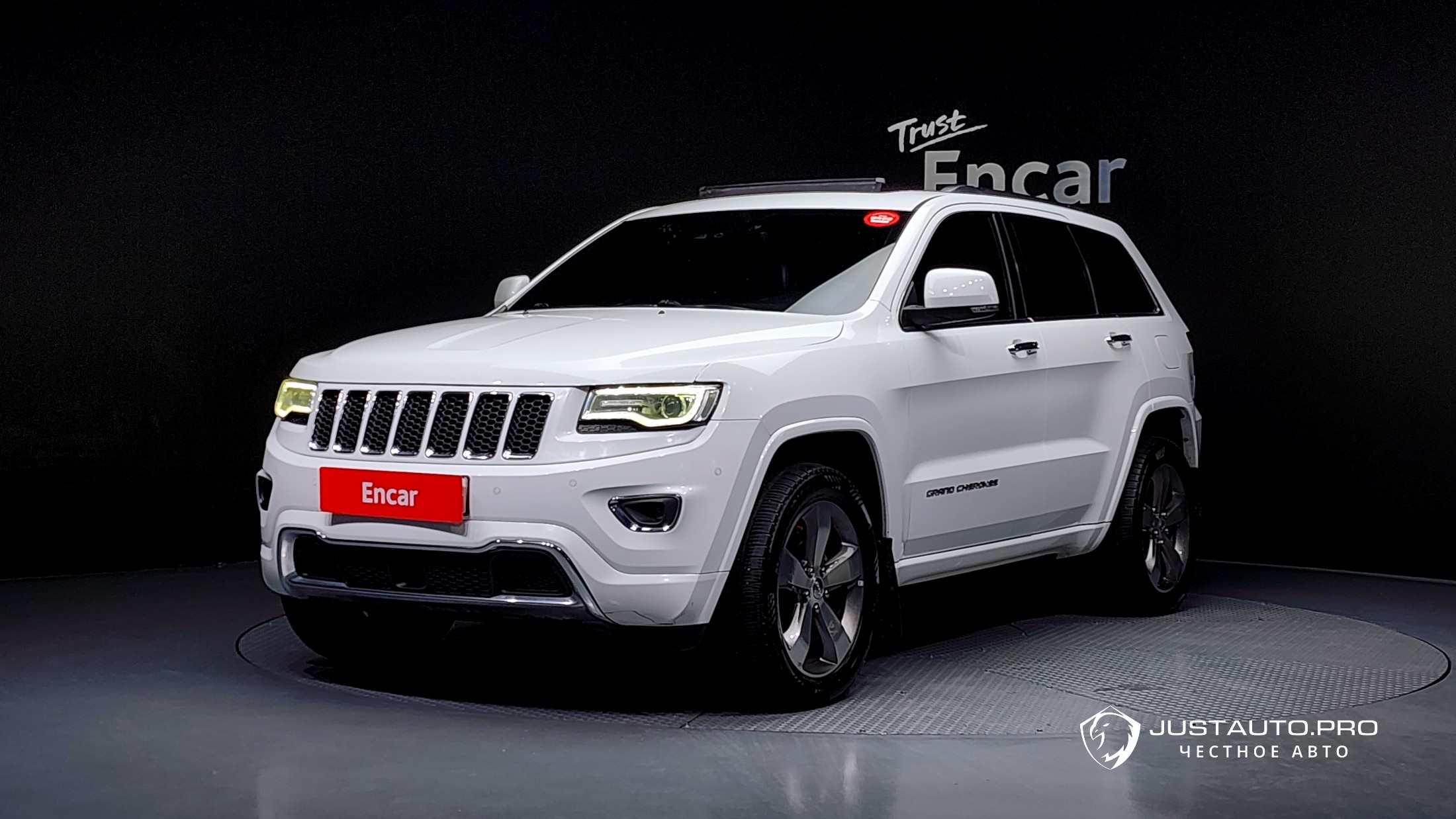 Автомобиль Jeep Cherokee