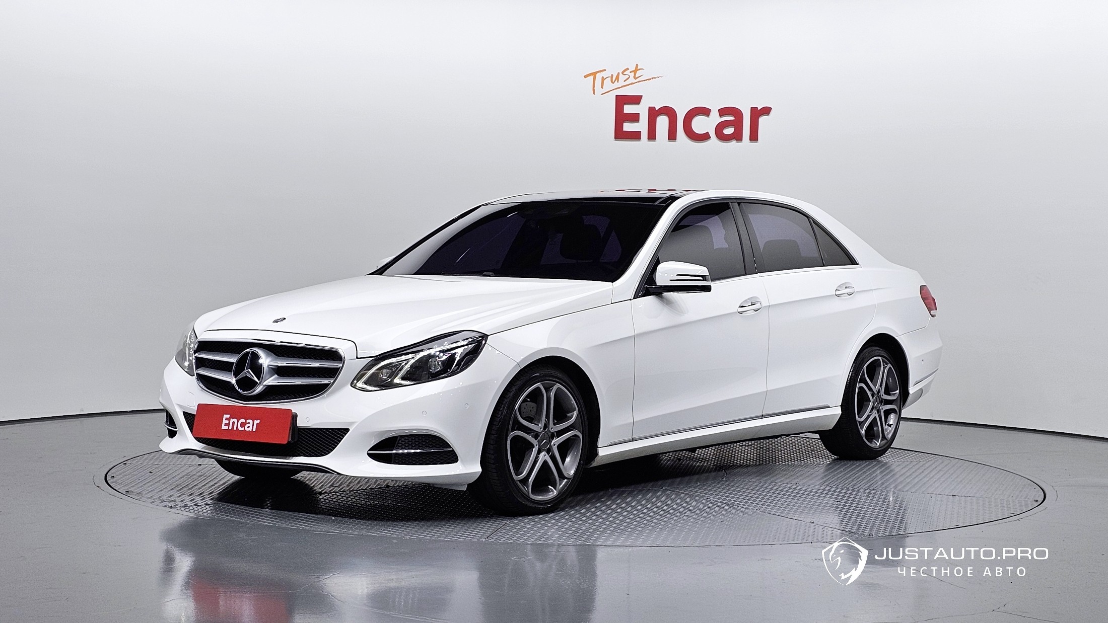 Автомобиль Mercedes-Benz E-Class