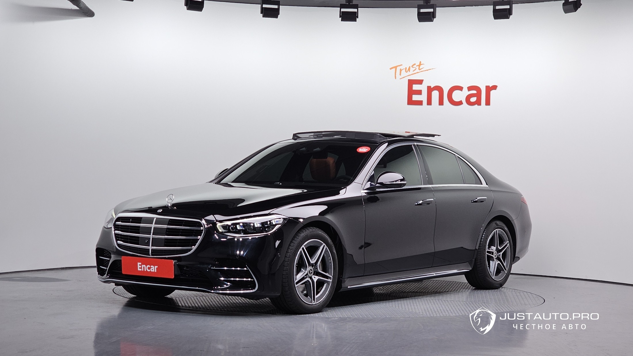 Автомобиль Mercedes-Benz S-Class