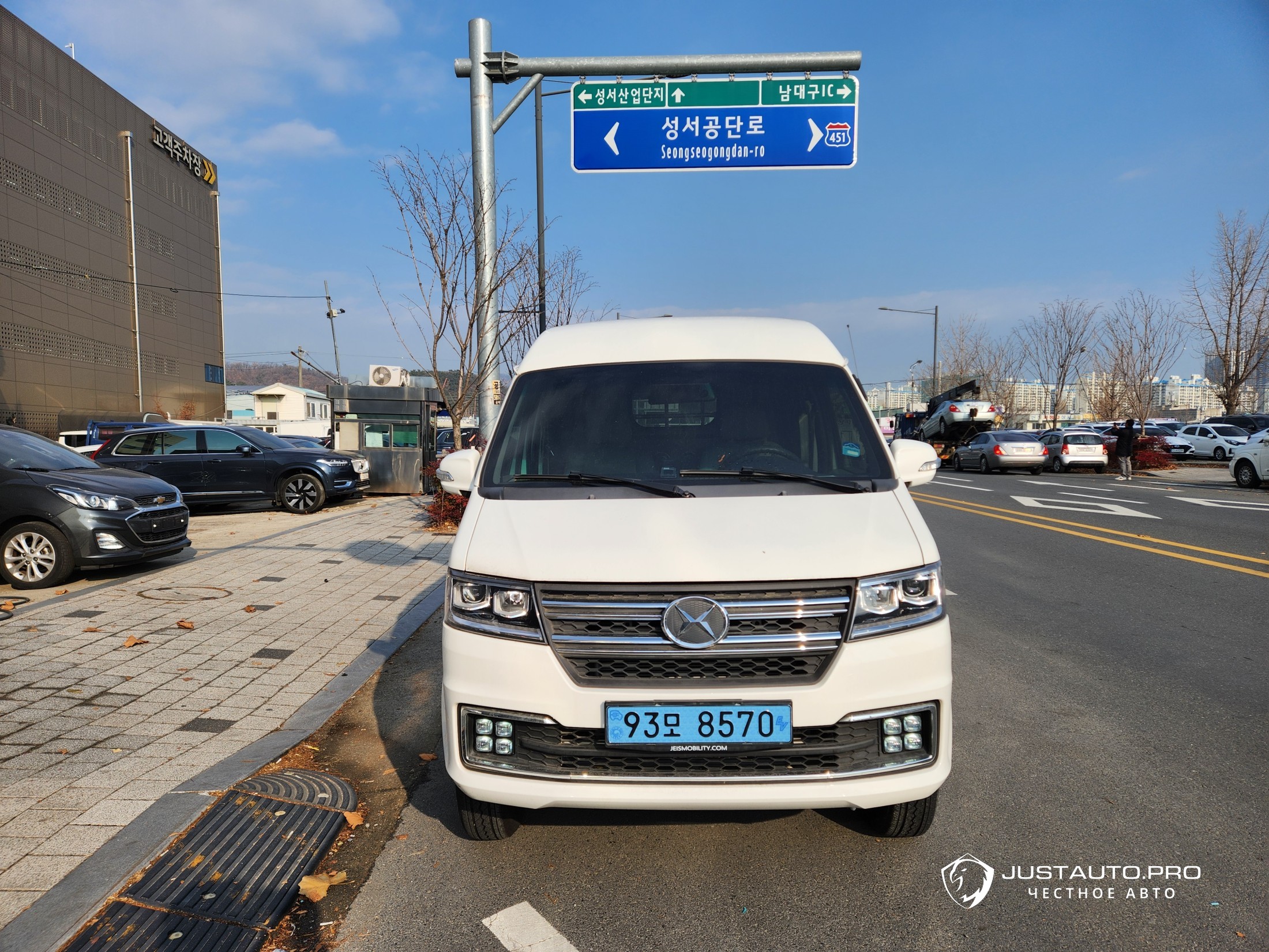 Автомобиль DFSK C35