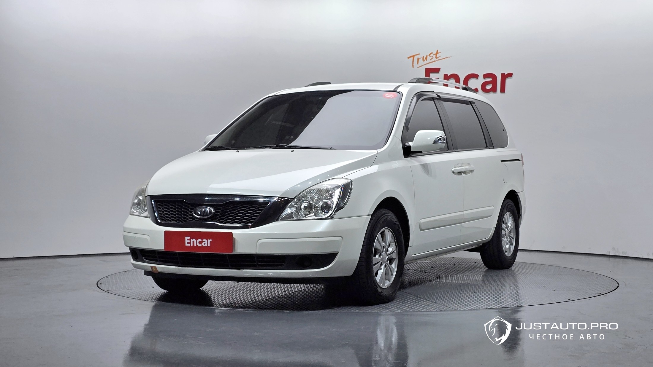 Автомобиль Kia Canival