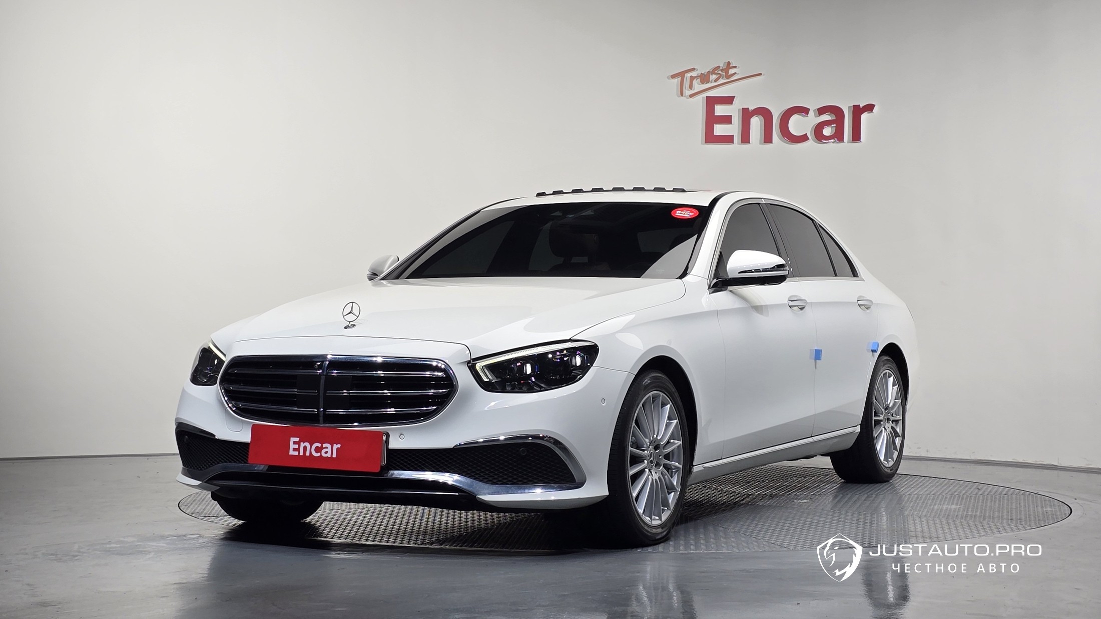 Автомобиль Mercedes-Benz E-Class