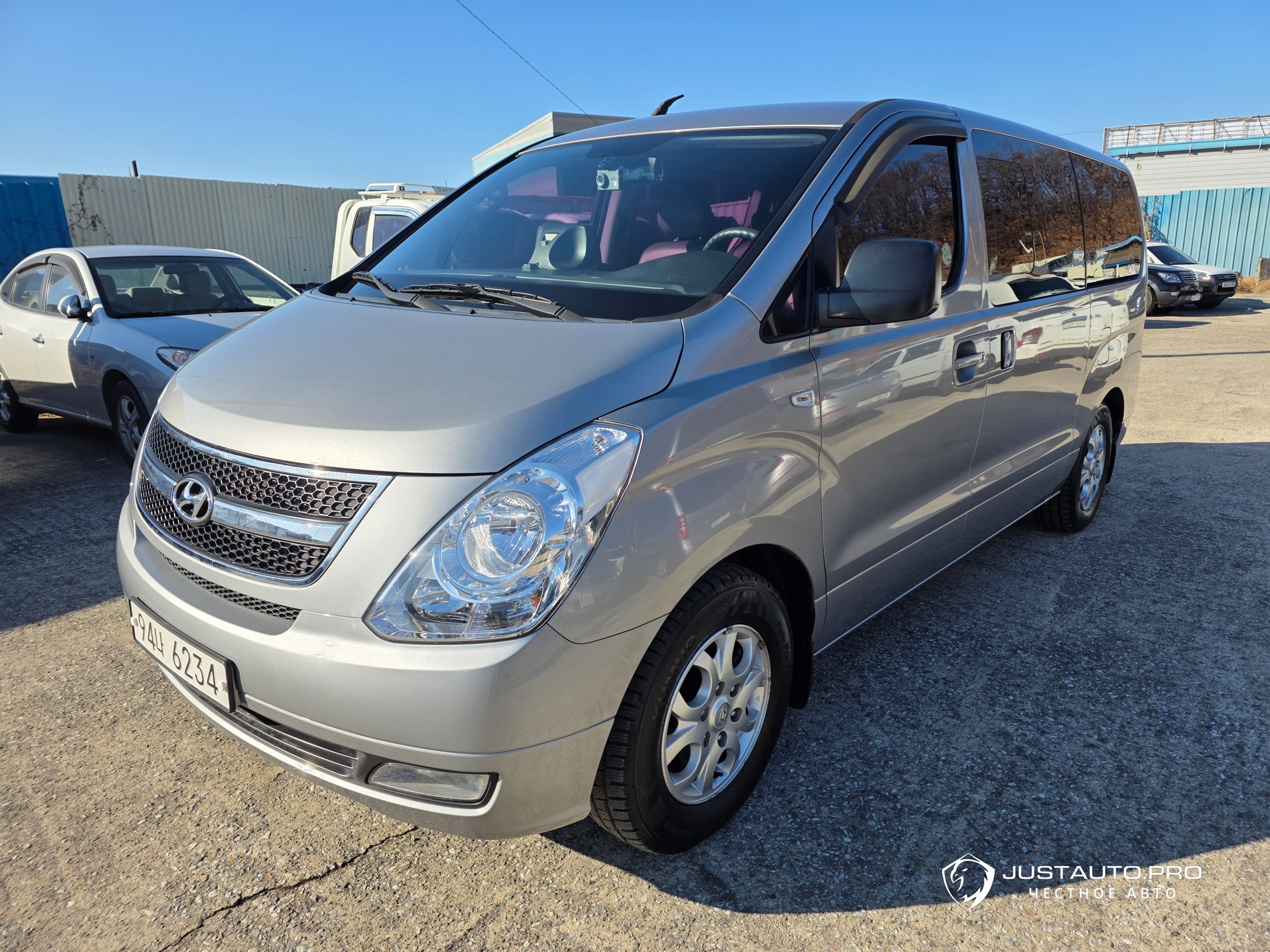 Автомобиль Hyundai Starex