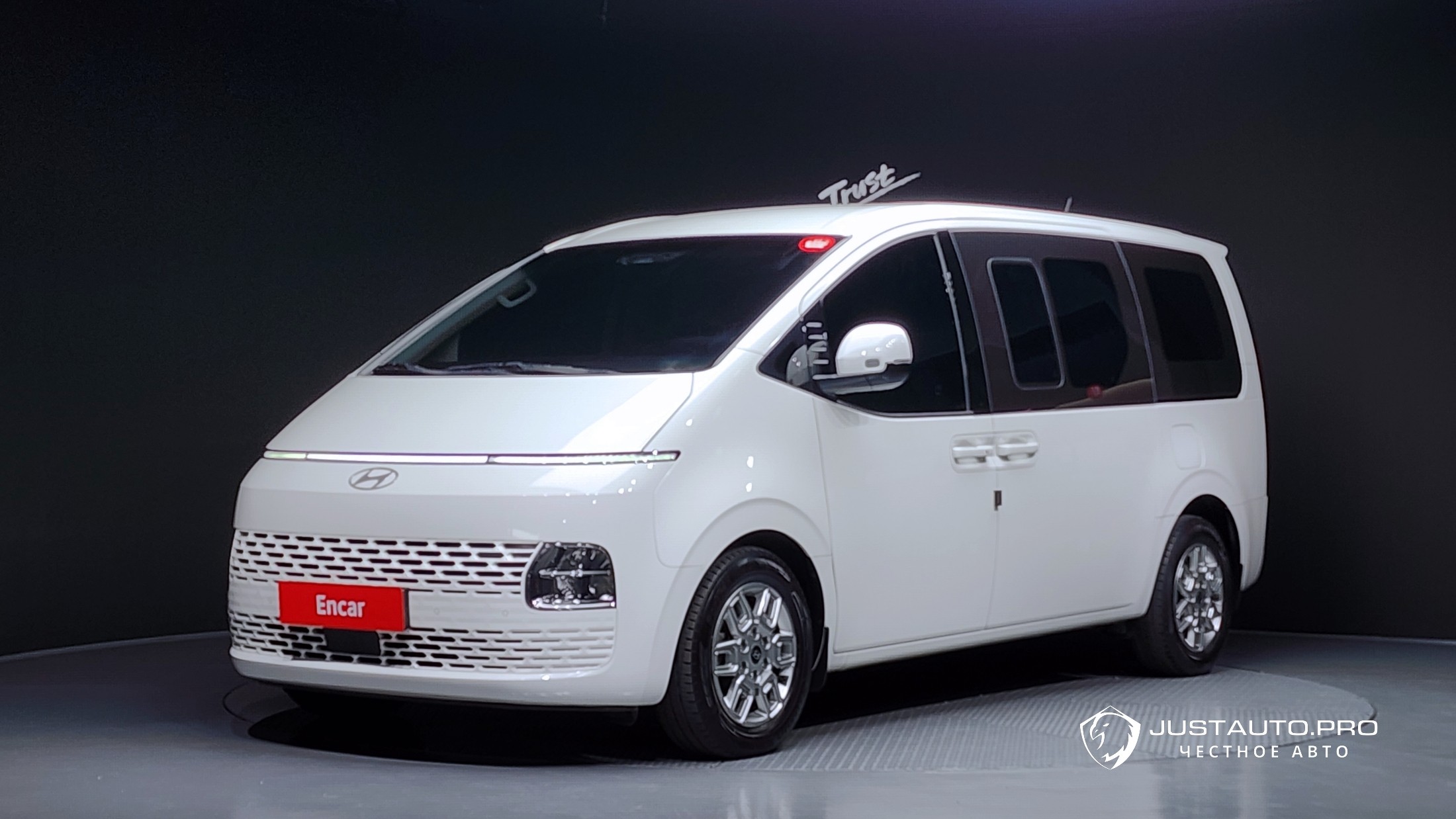 Автомобиль Hyundai Staria