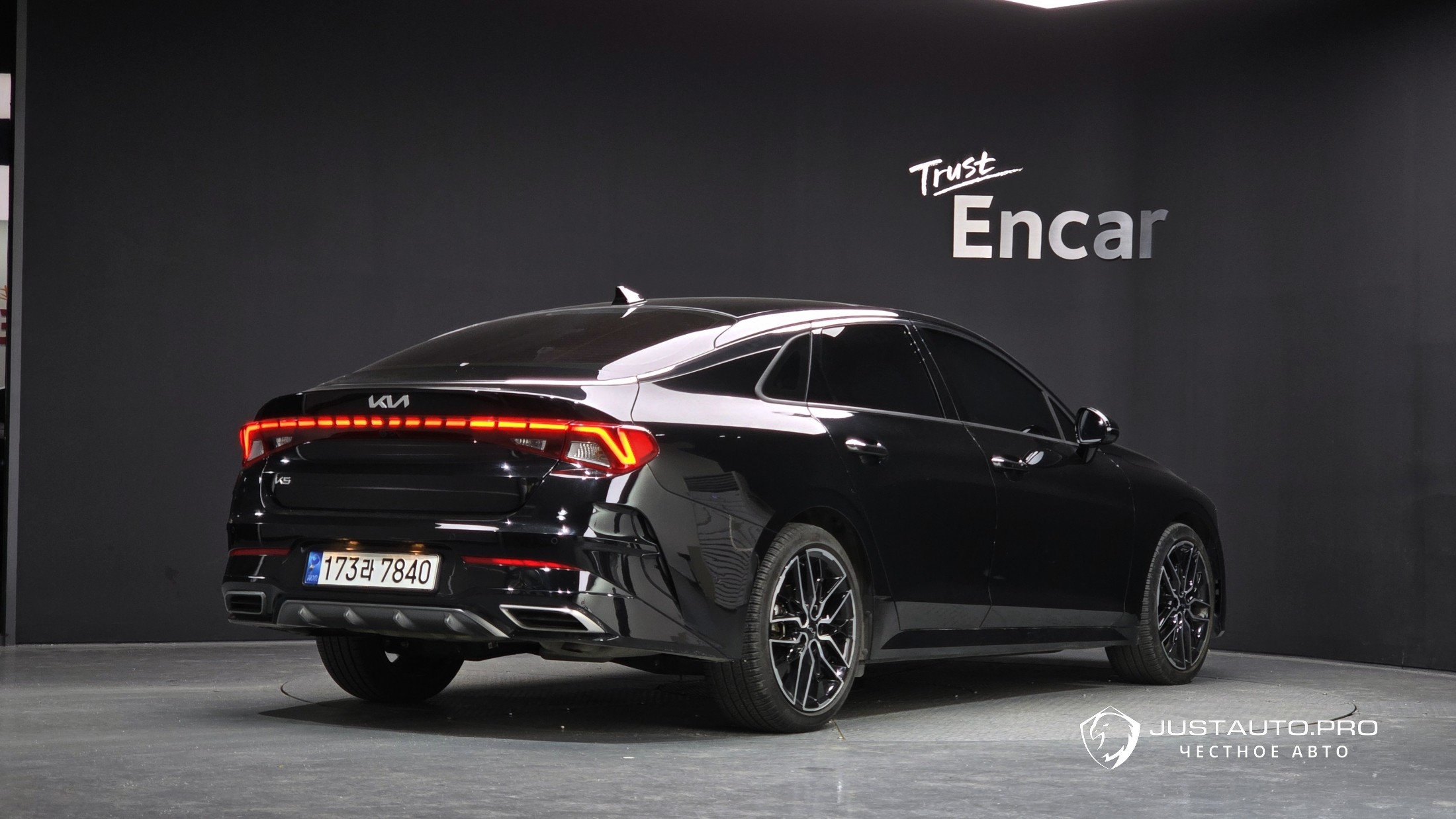 Автомобиль Kia K5