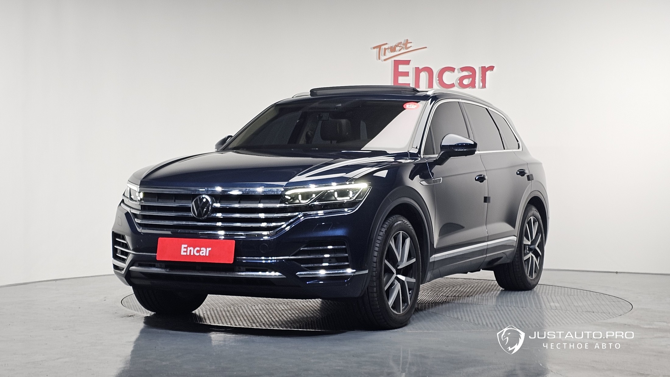 Автомобиль Volkswagen Touareg