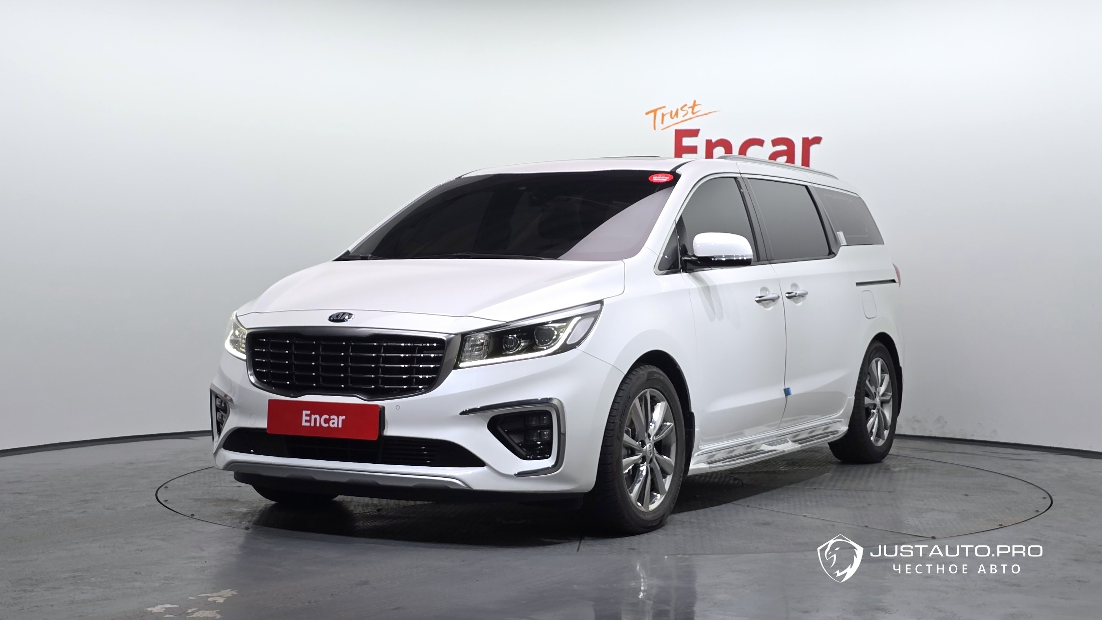 Автомобиль Kia Canival