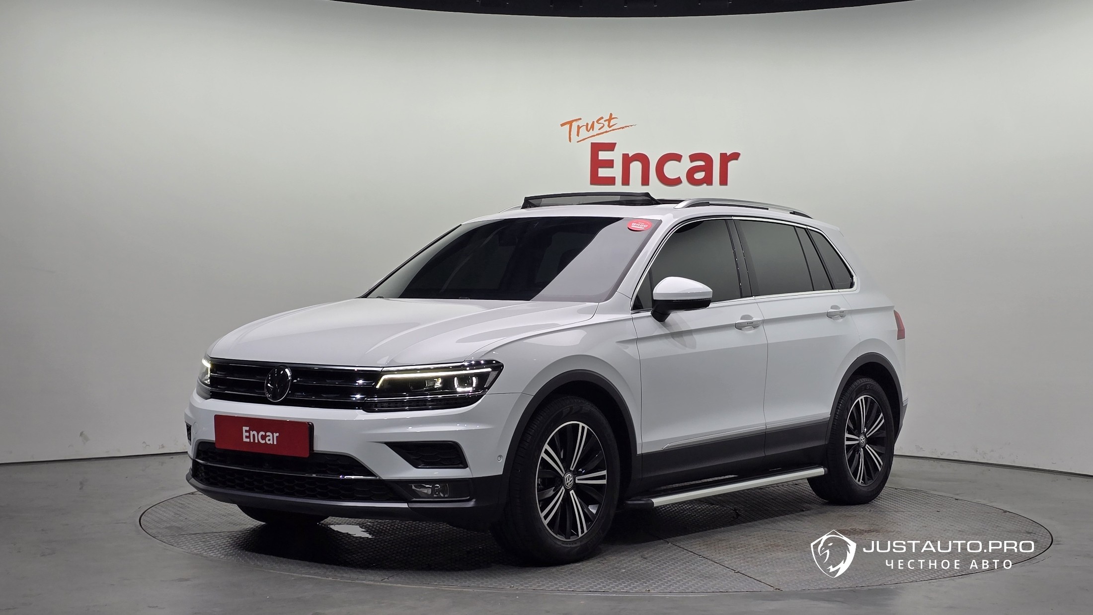 Автомобиль Volkswagen Tiguan