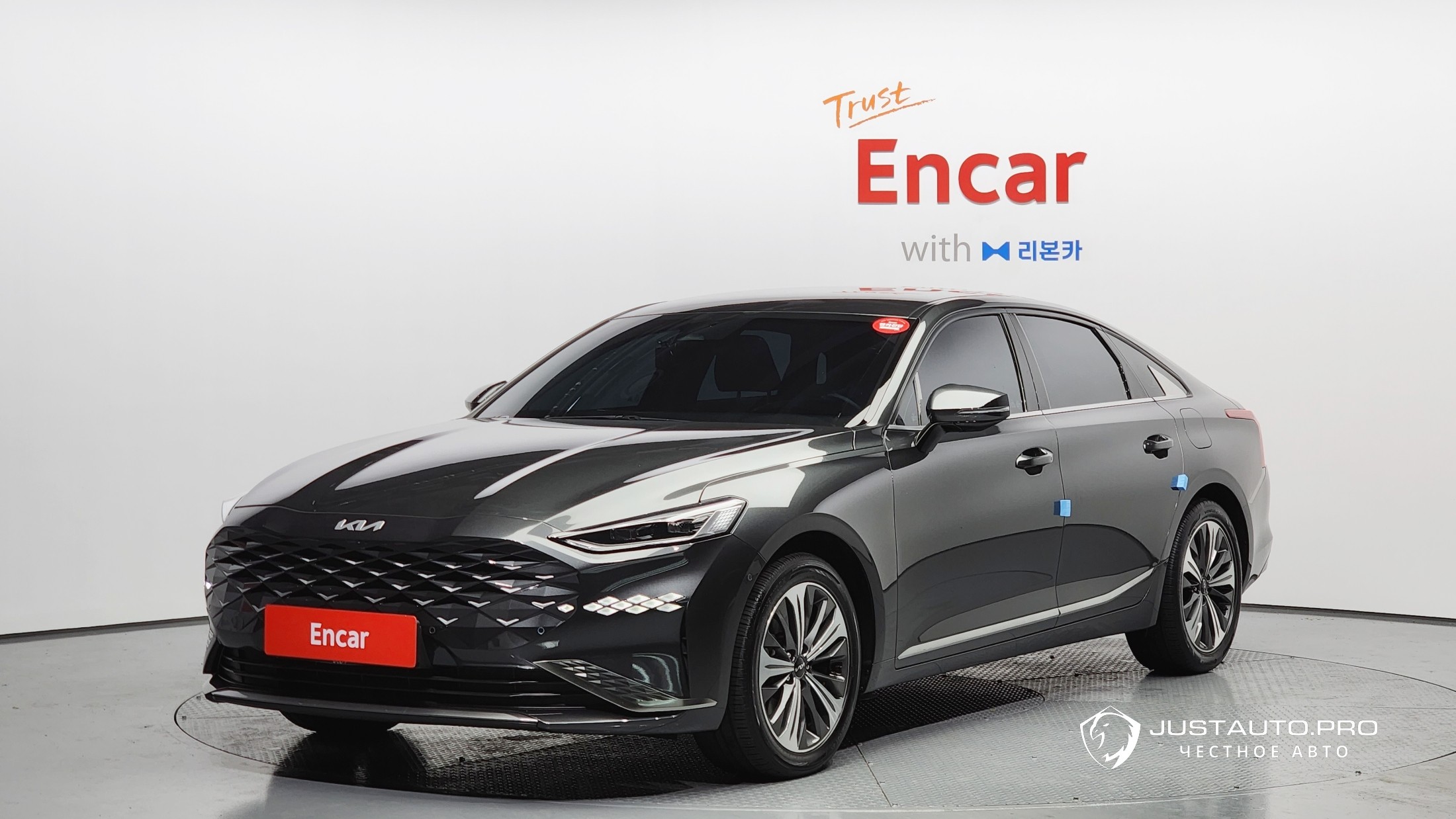 Автомобиль Kia K8