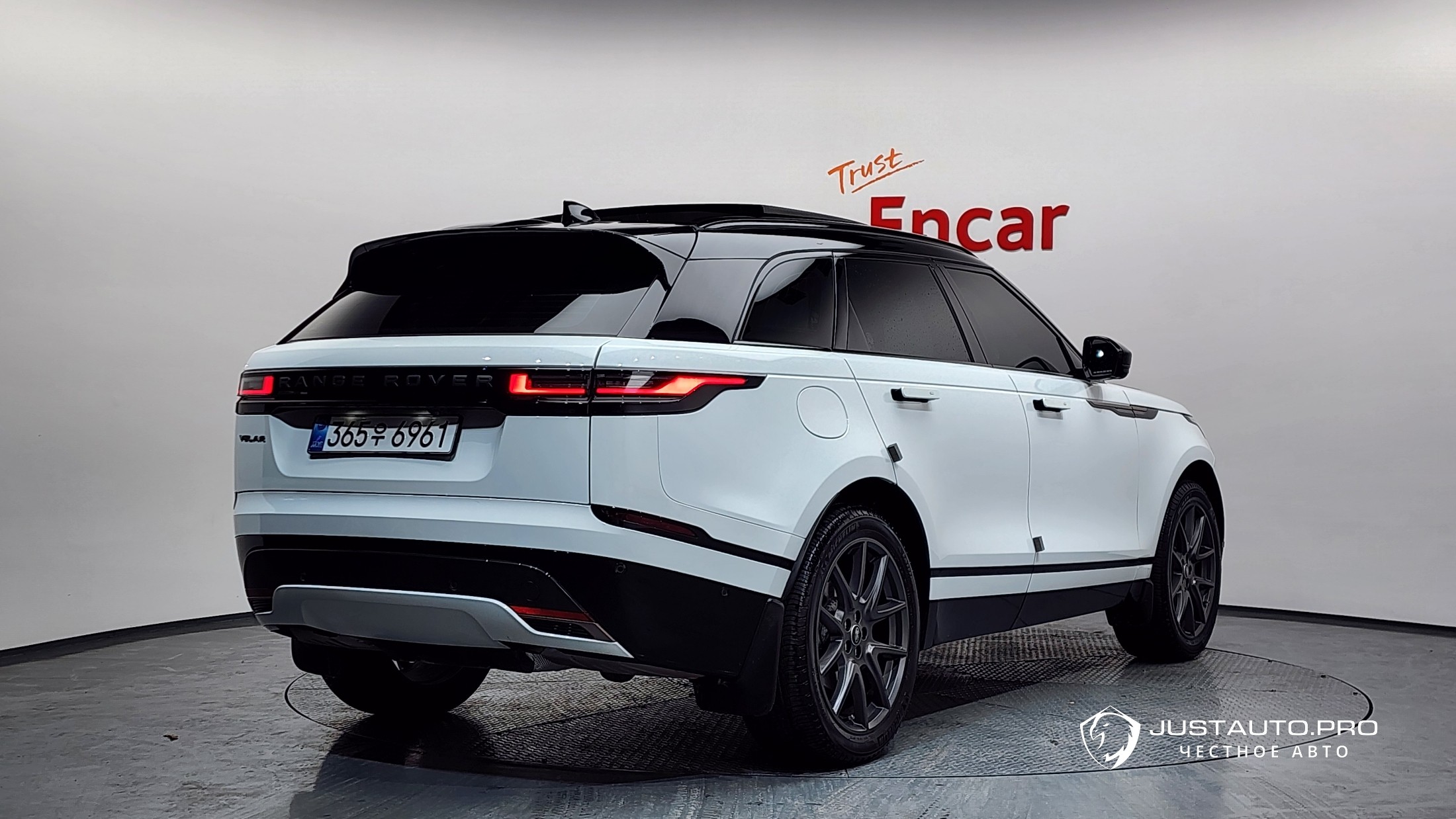 Автомобиль Land Rover Range Rover Velar