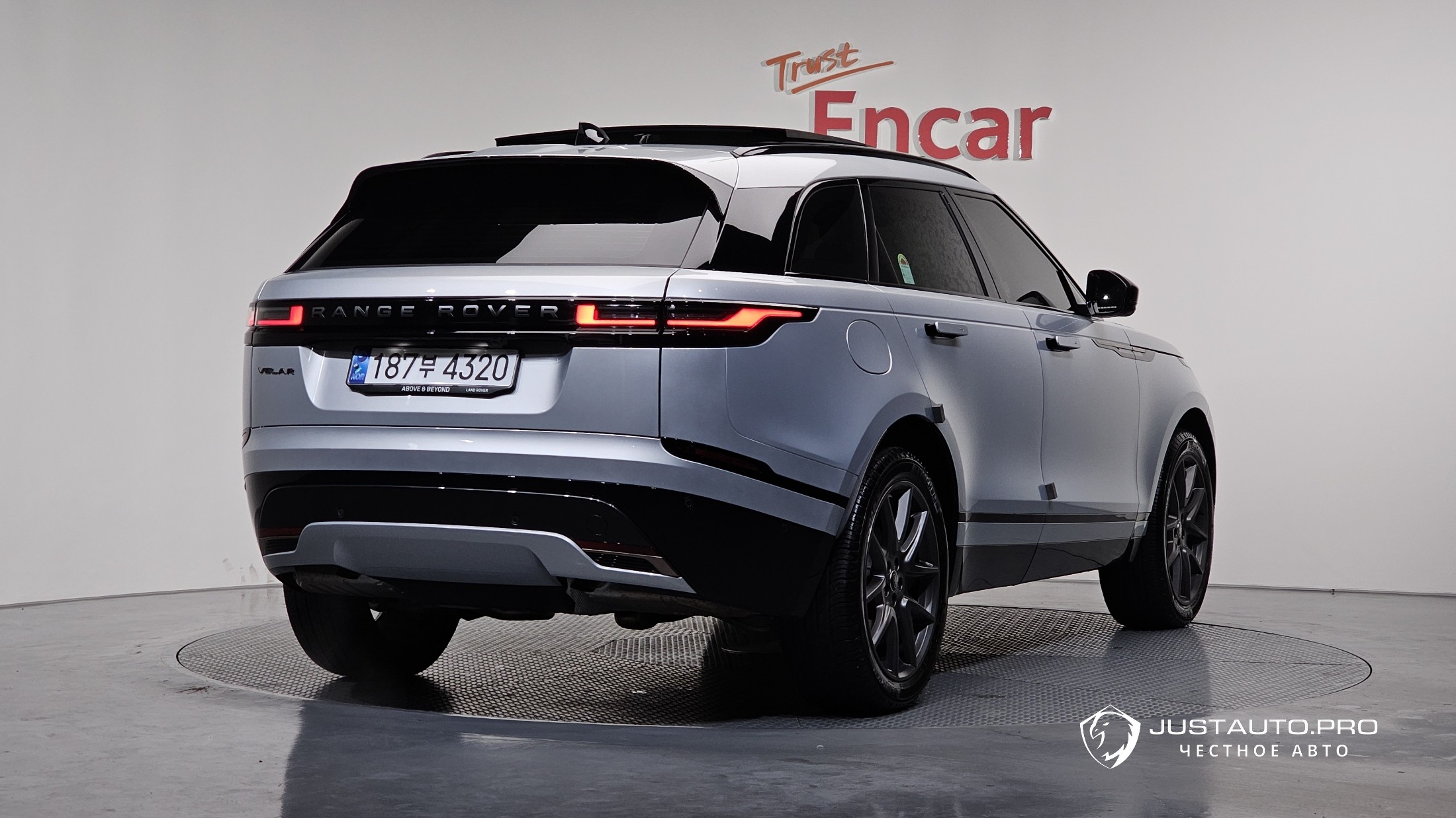 Автомобиль Land Rover Range Rover Velar