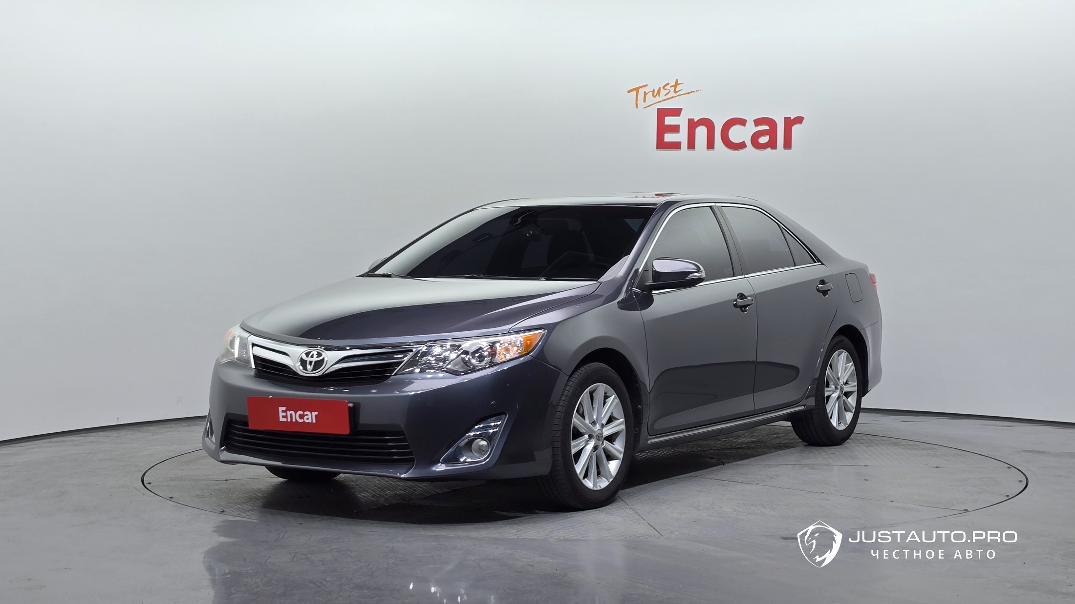 Автомобиль Toyota Camry