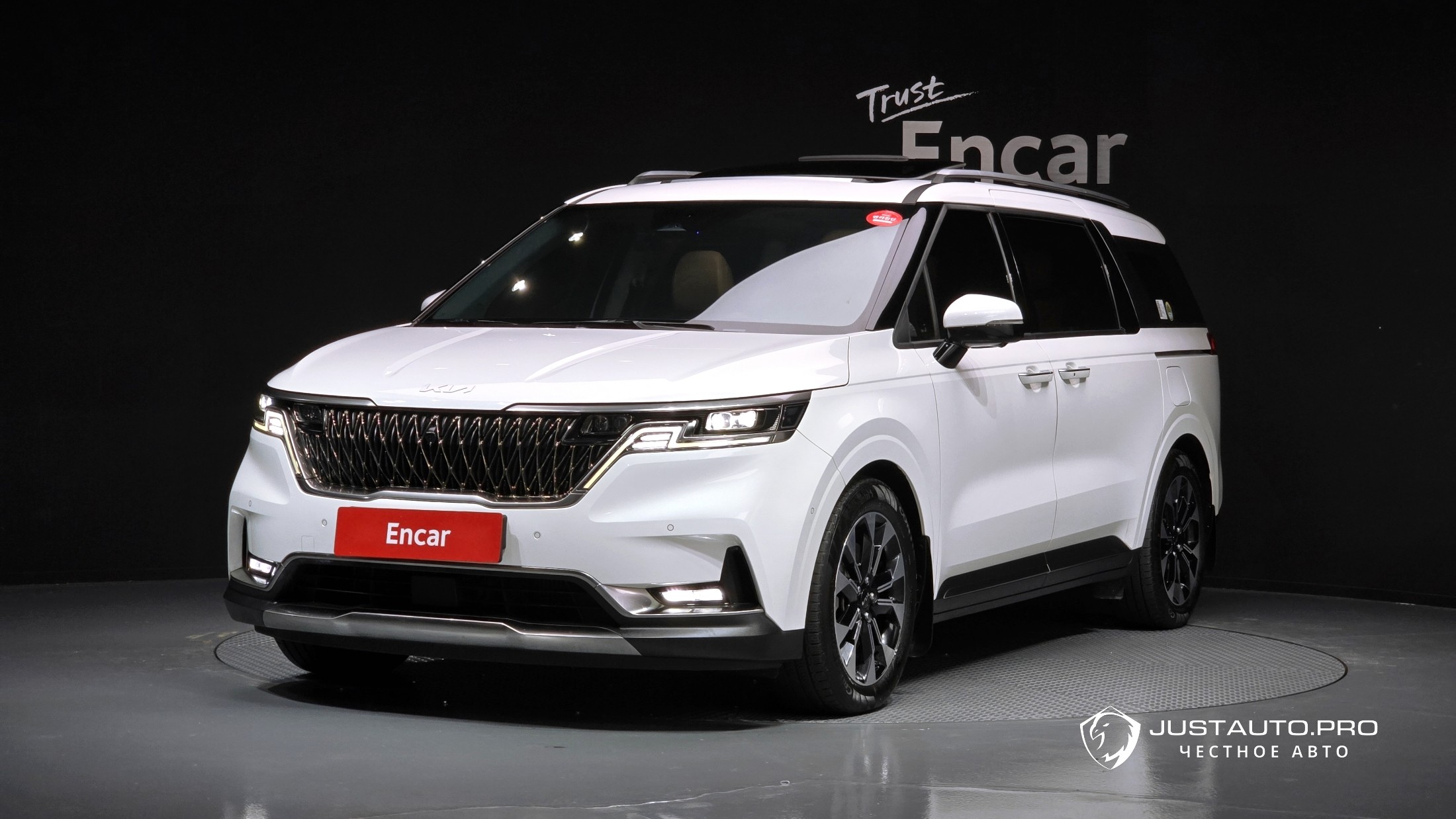 Автомобиль Kia Canival