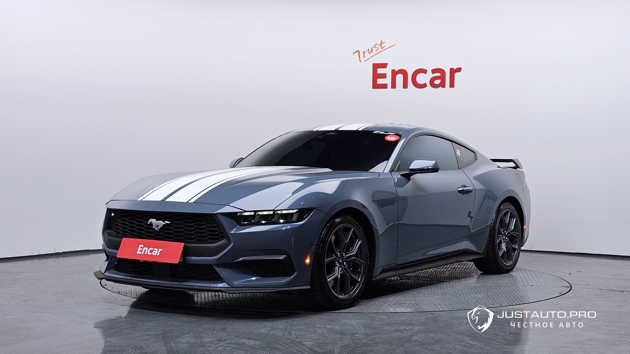 Автомобиль Ford Mustang