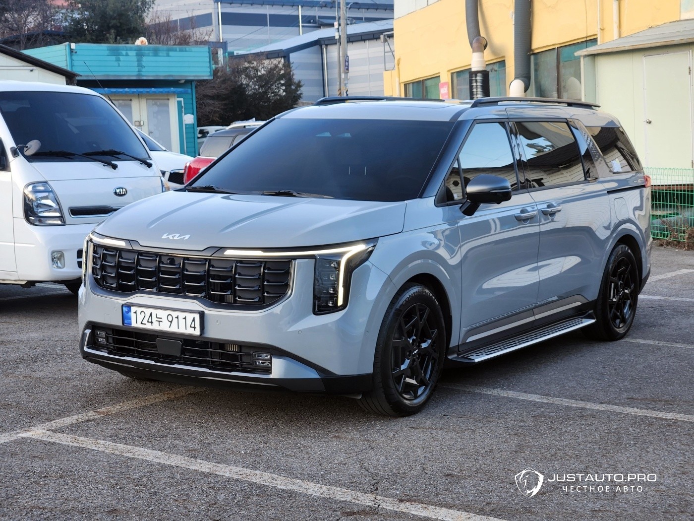 Автомобиль Kia Canival