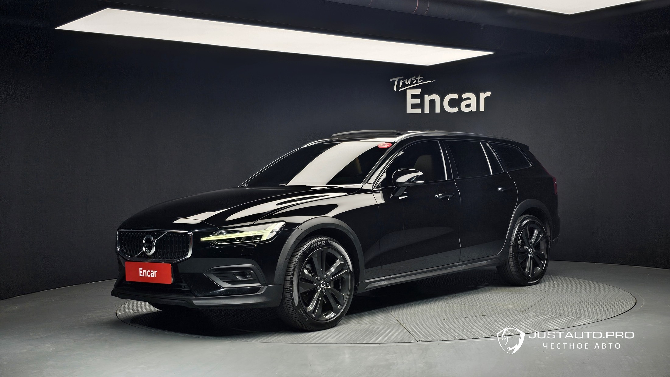 Автомобиль Volvo V60