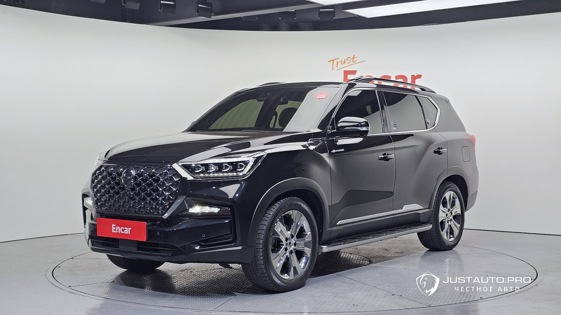 Автомобиль KG_Mobility_Ssangyong Rexton