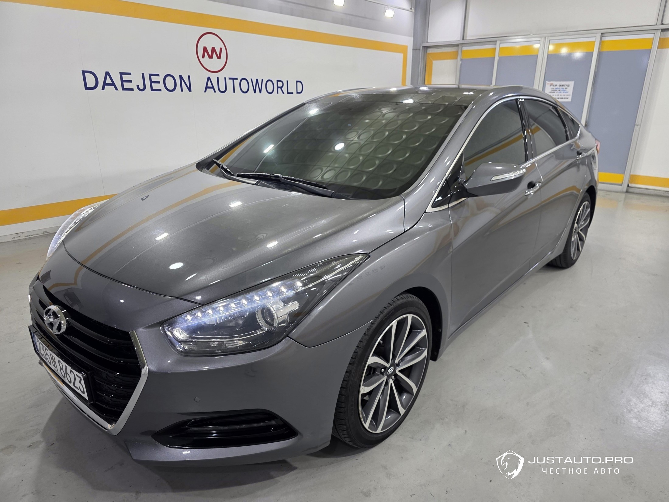 Автомобиль Hyundai i40