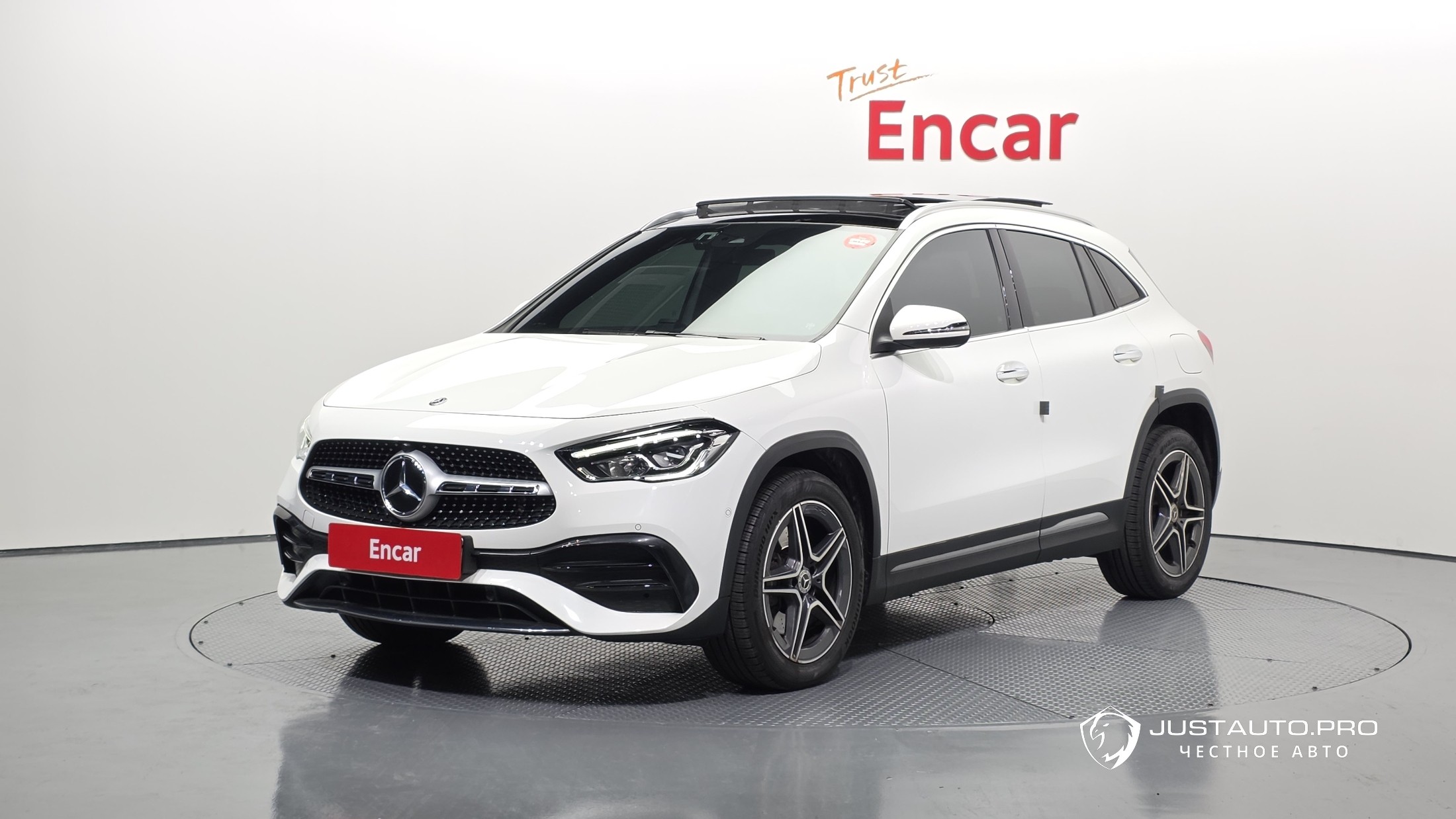 Автомобиль Mercedes-Benz GLA-Class