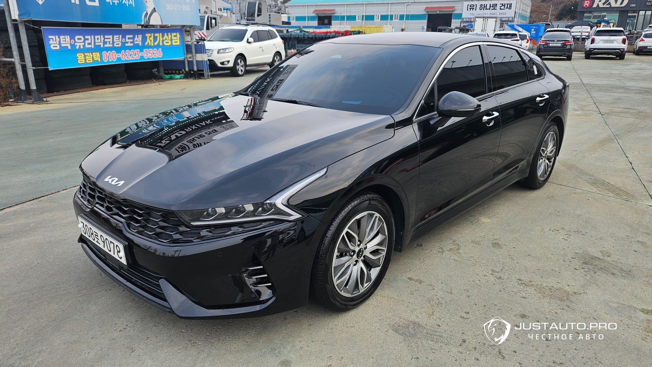 Автомобиль Kia K5