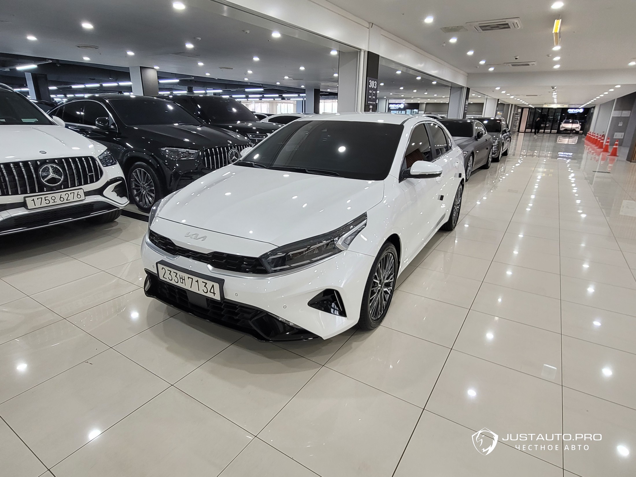 Автомобиль Kia K3