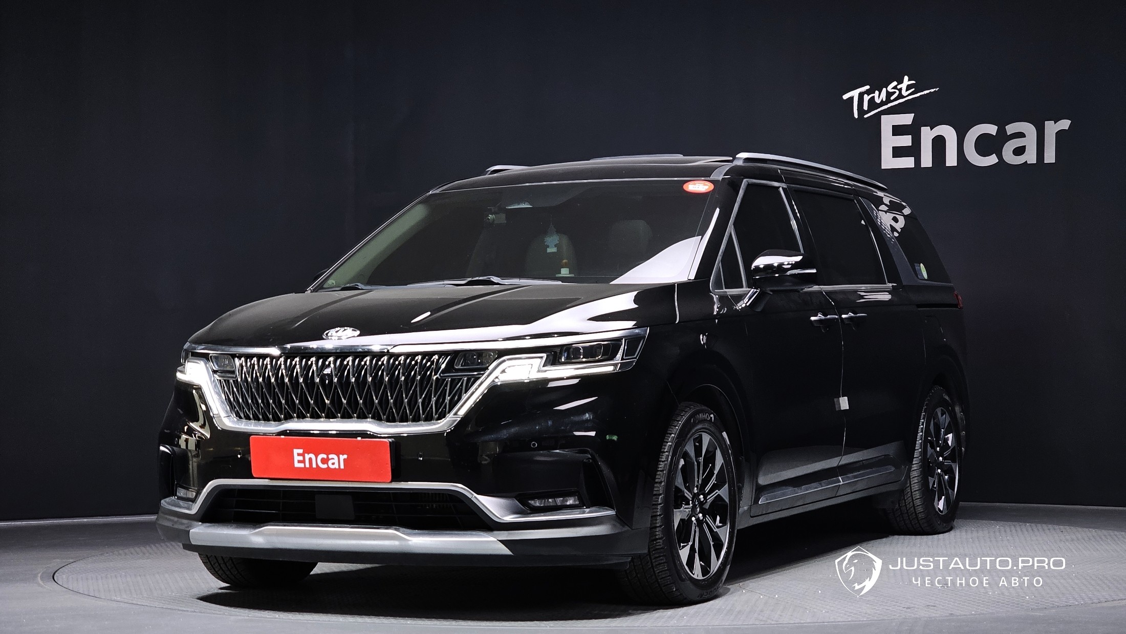 Автомобиль Kia Canival