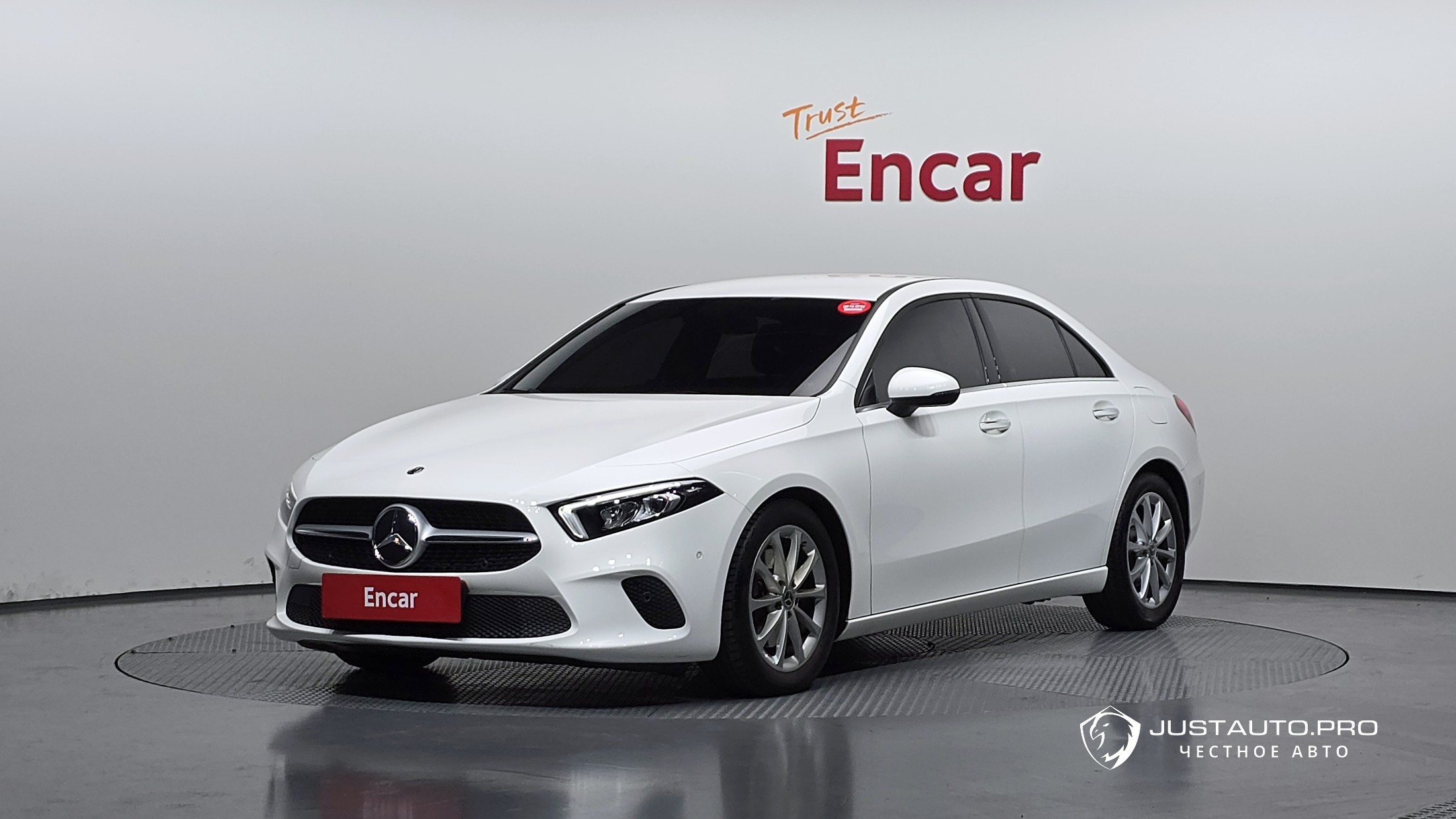 Автомобиль Mercedes-Benz A-Class