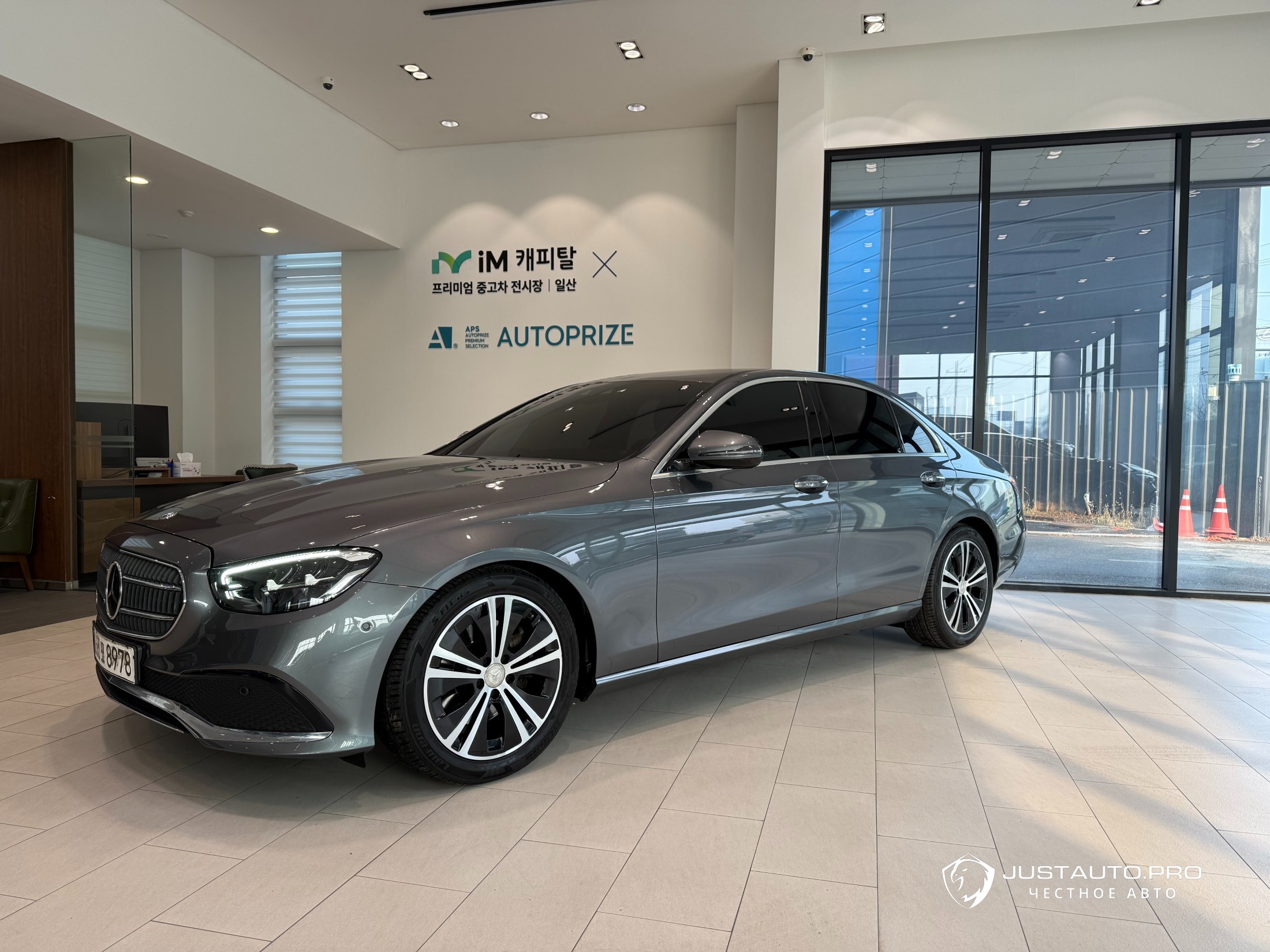 Автомобиль Mercedes-Benz E-Class