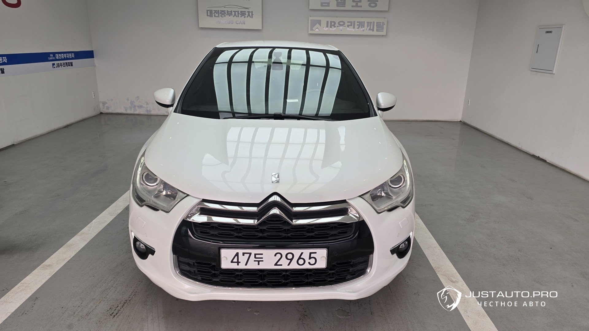 Автомобиль Citroen-DS DS4