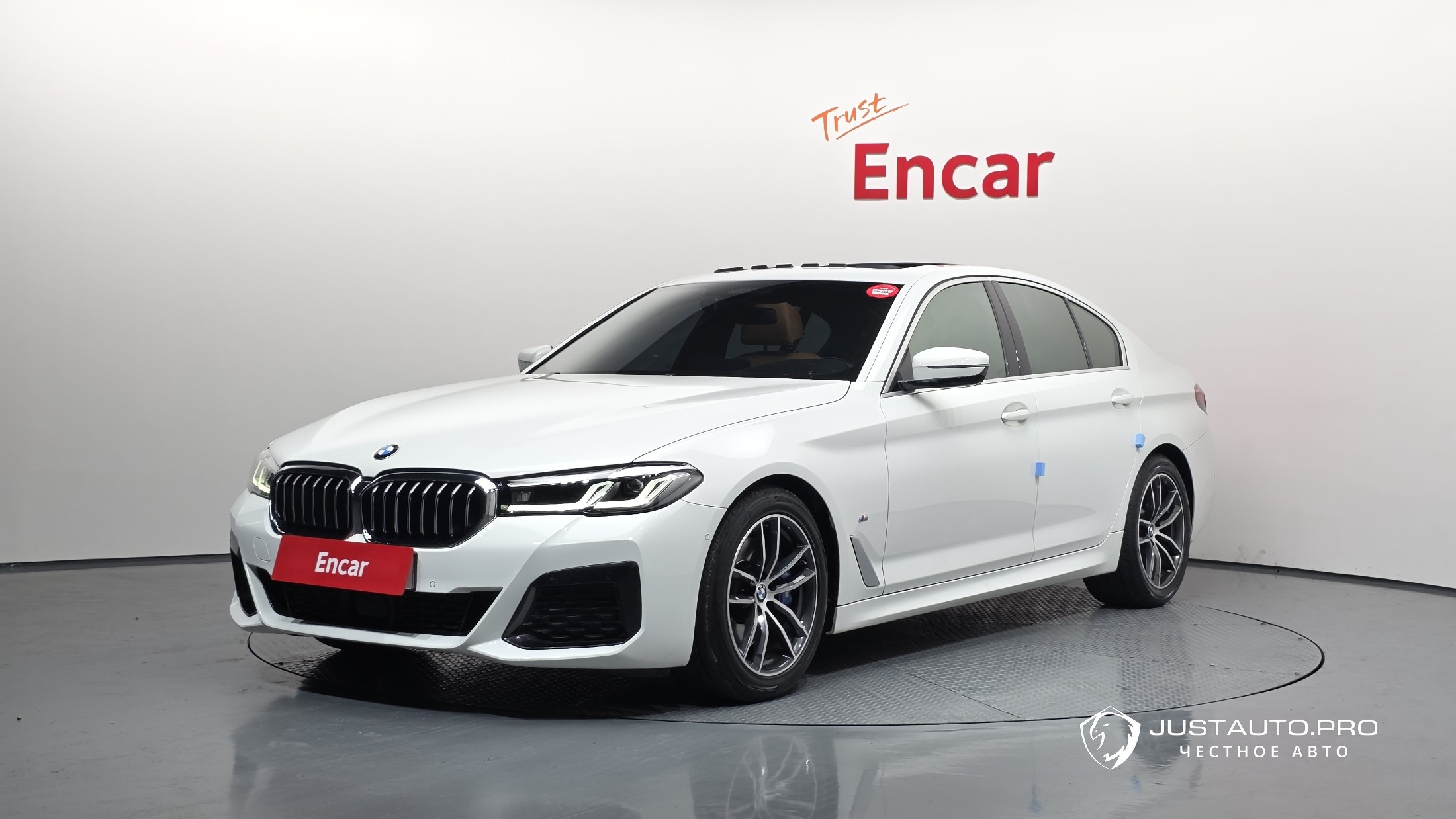 Автомобиль BMW 5-Series