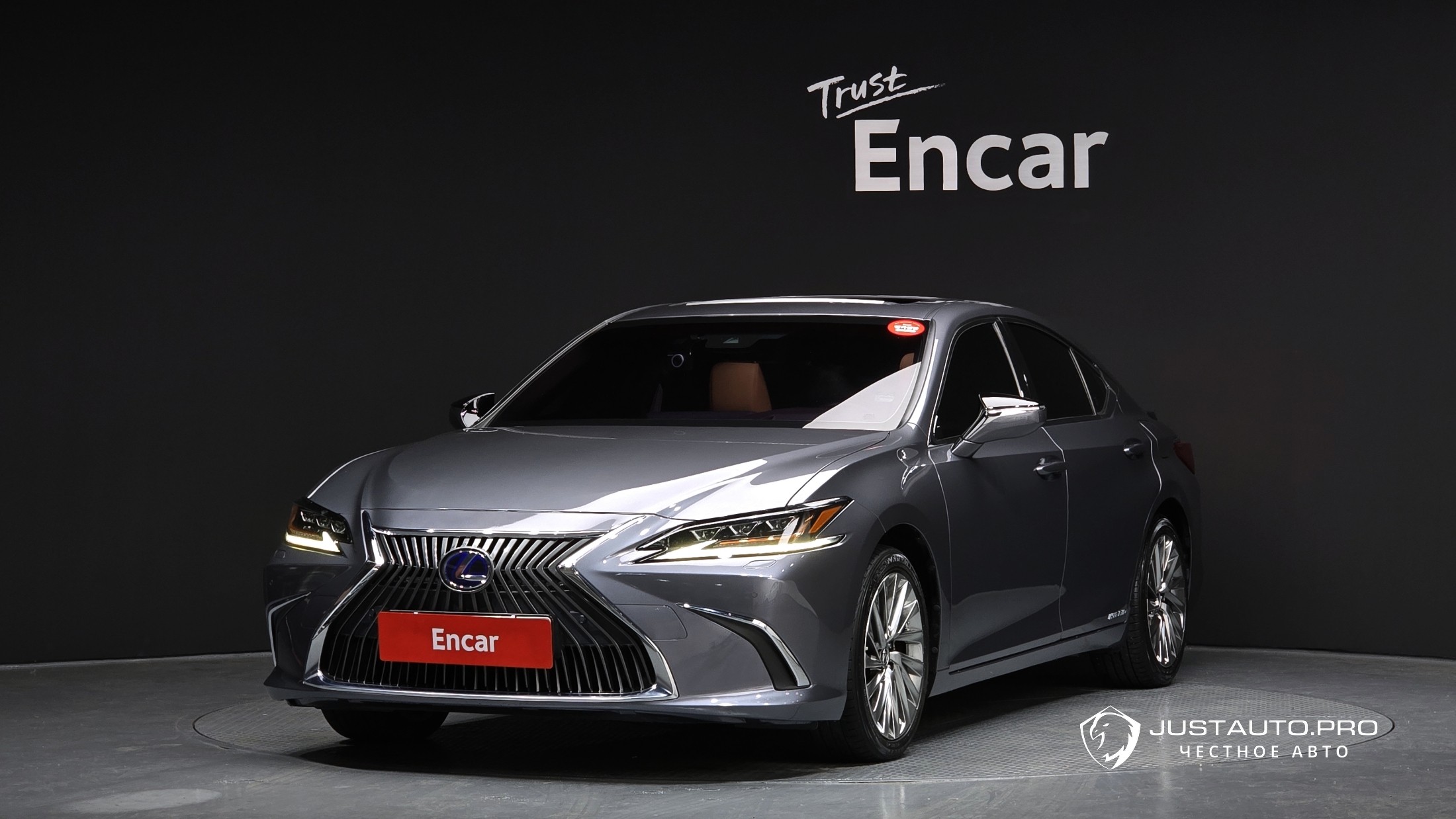 Автомобиль Lexus ES