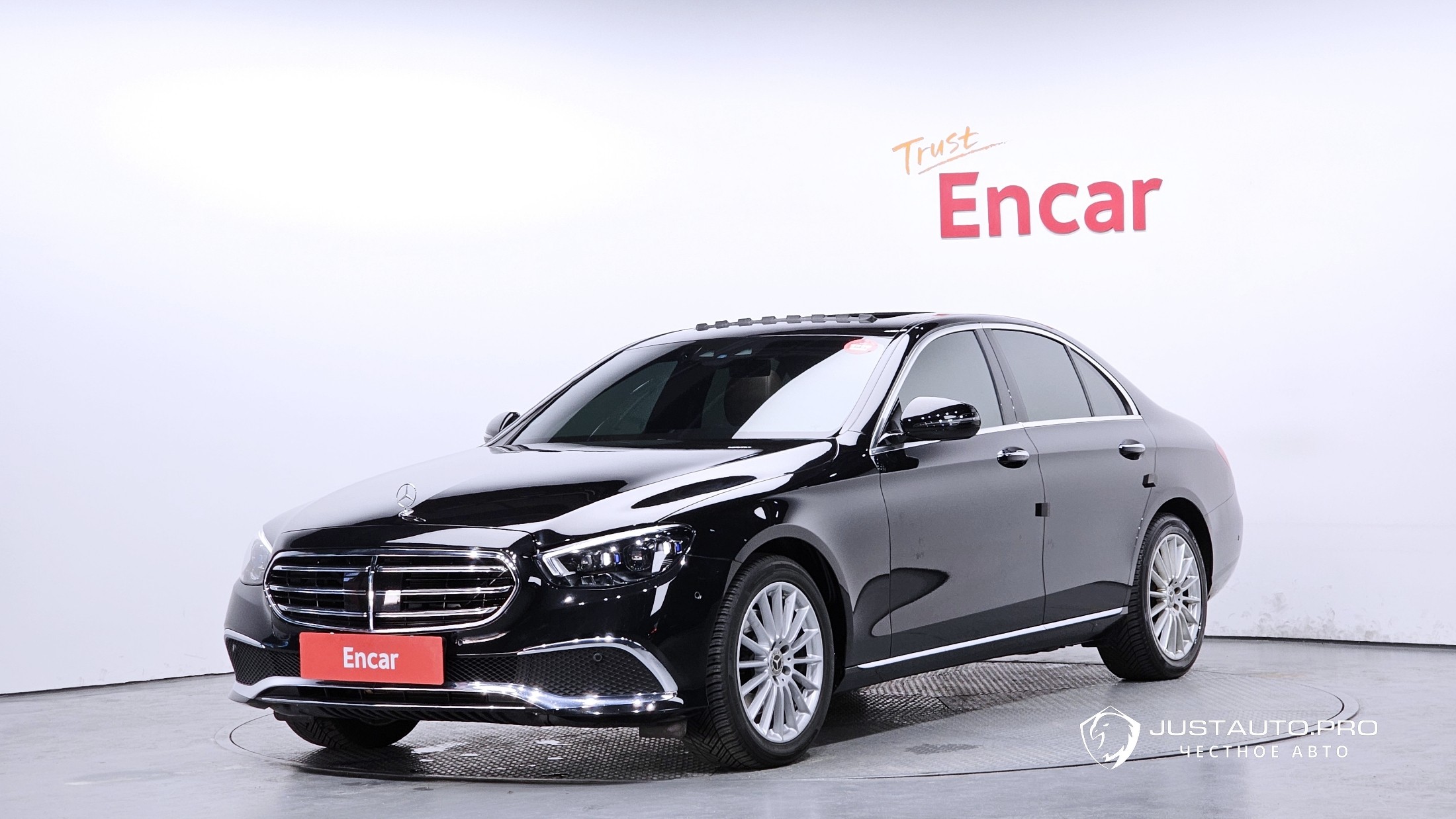 Автомобиль Mercedes-Benz E-Class
