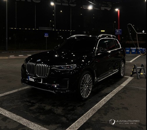 Автомобиль BMW X7