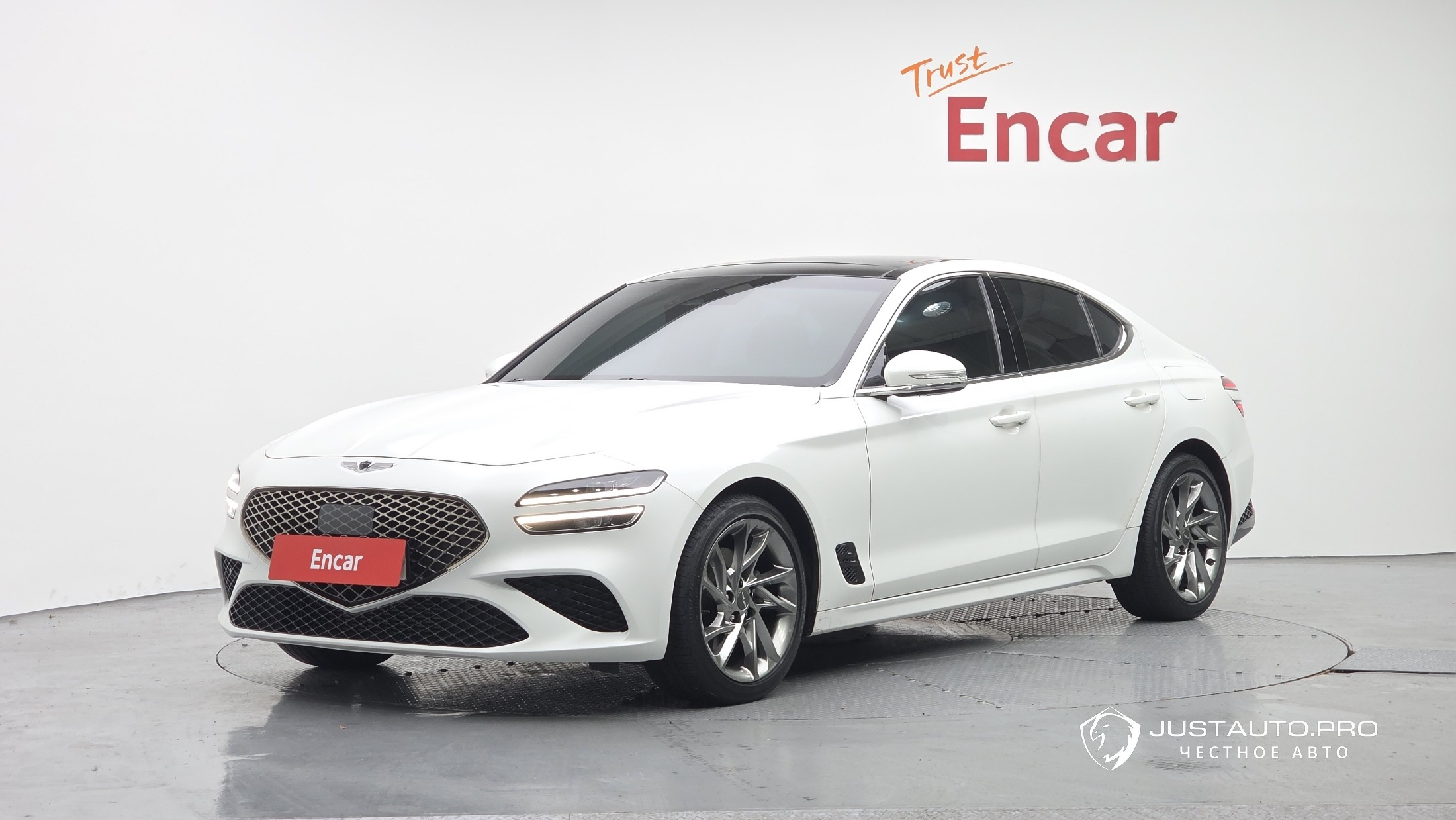 Автомобиль Genesis G70