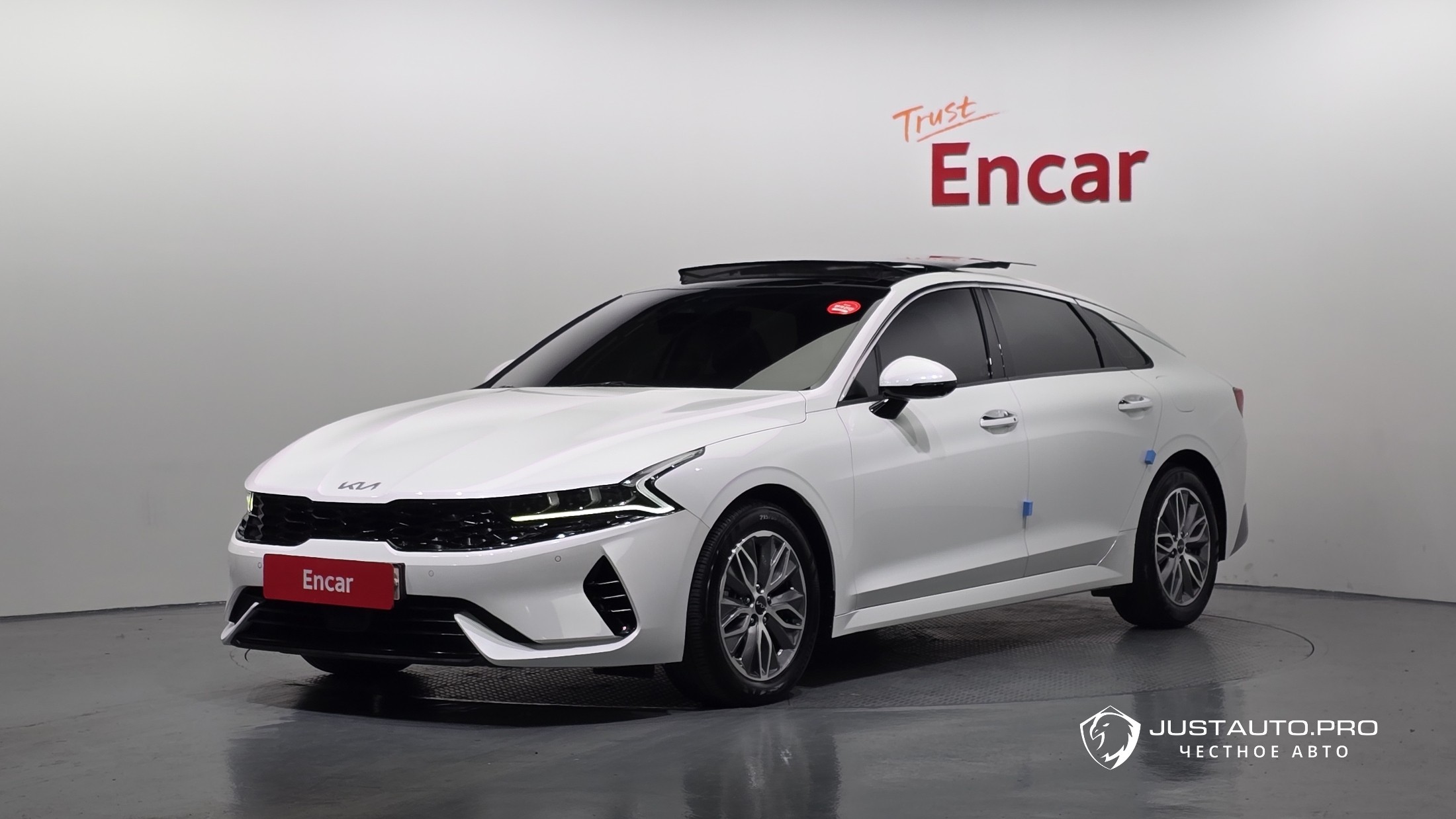 Автомобиль Kia K5