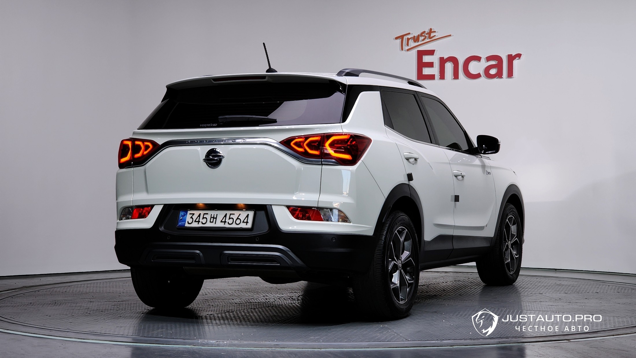Автомобиль KG_Mobility_Ssangyong KORANDO