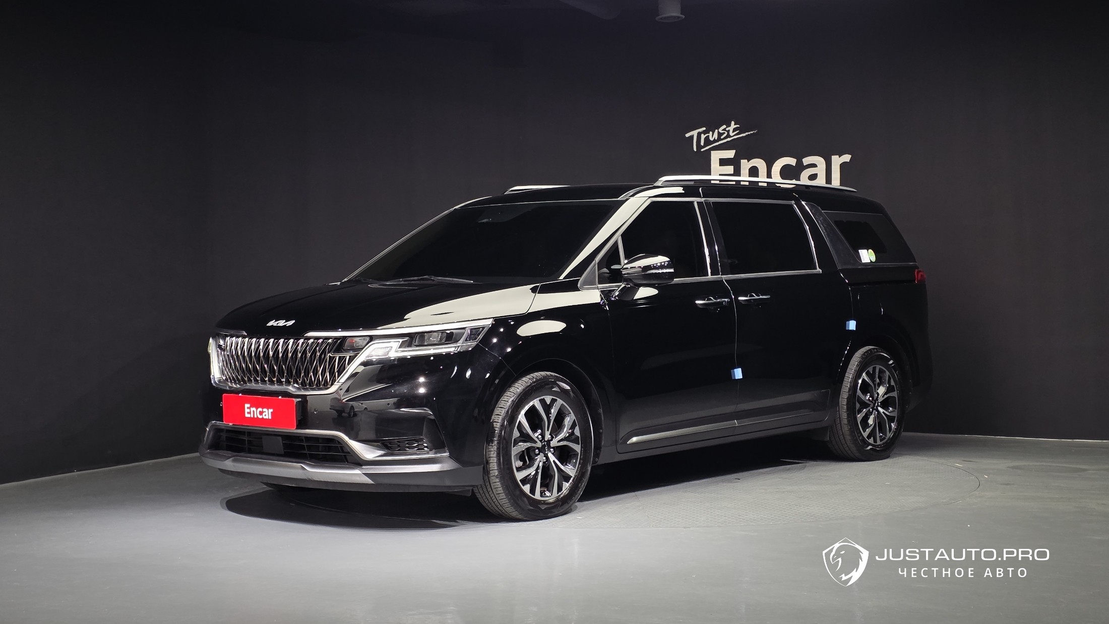 Автомобиль Kia Canival