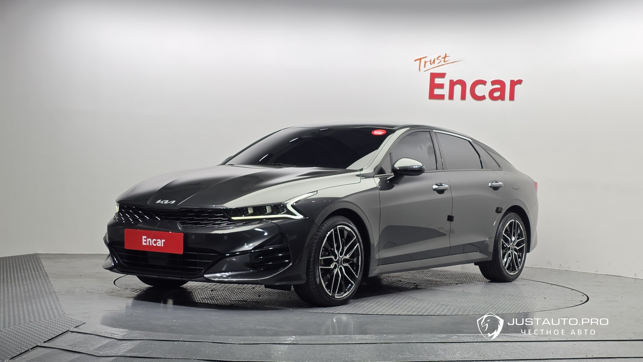 Автомобиль Kia K5