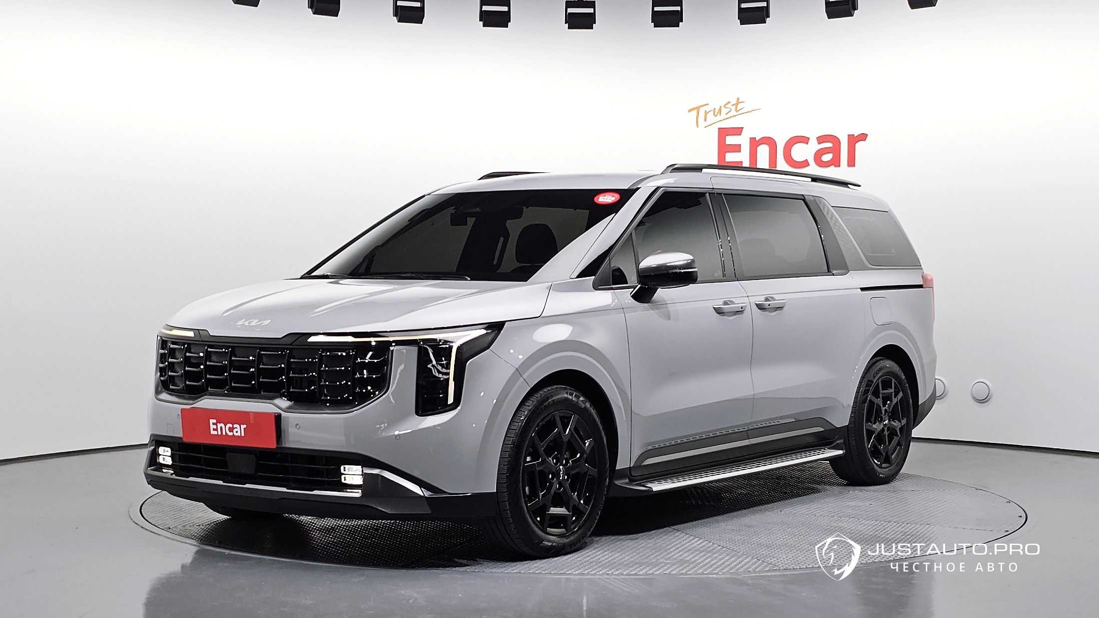 Автомобиль Kia Canival